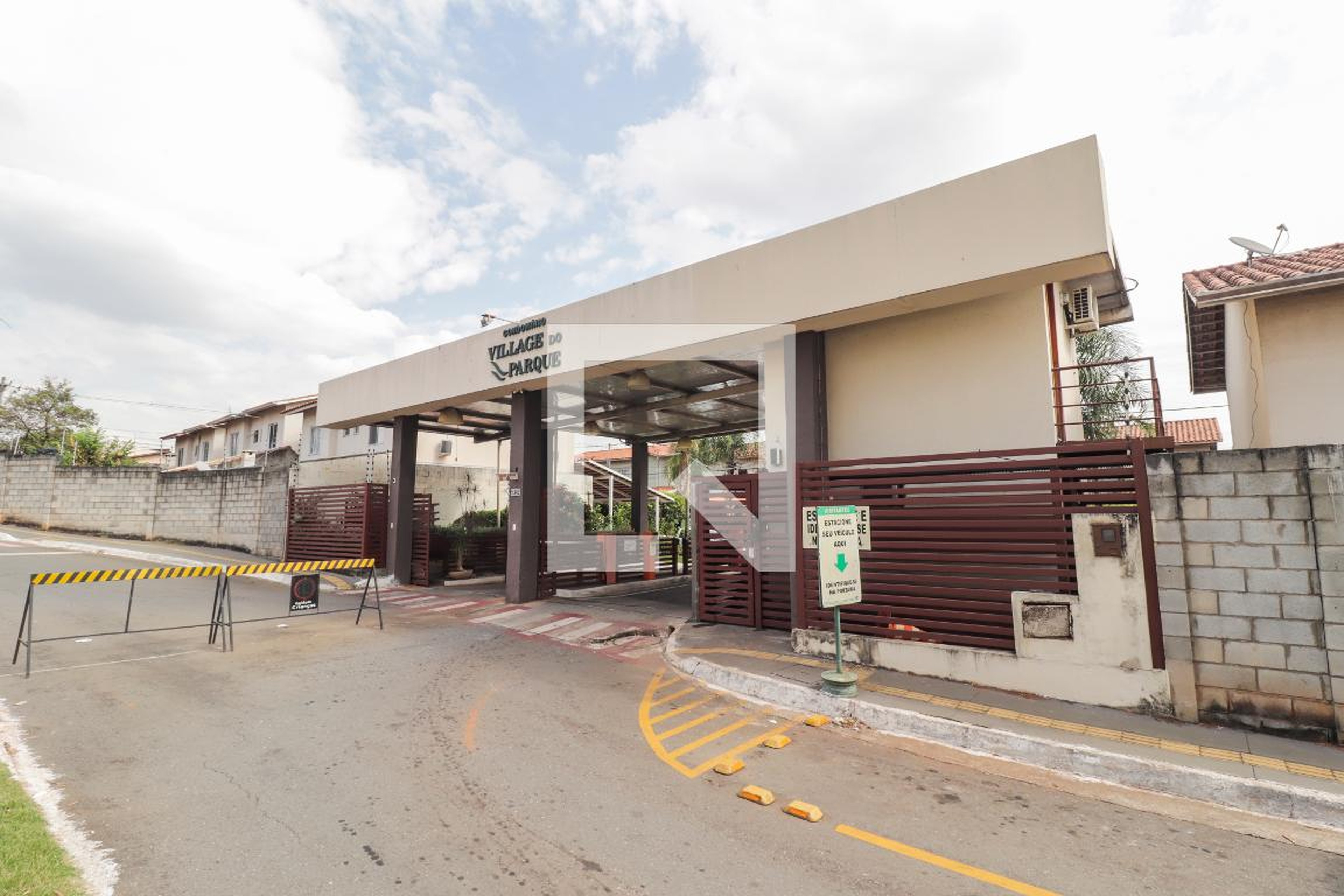 Fachada Condomínio Brisas do Parque