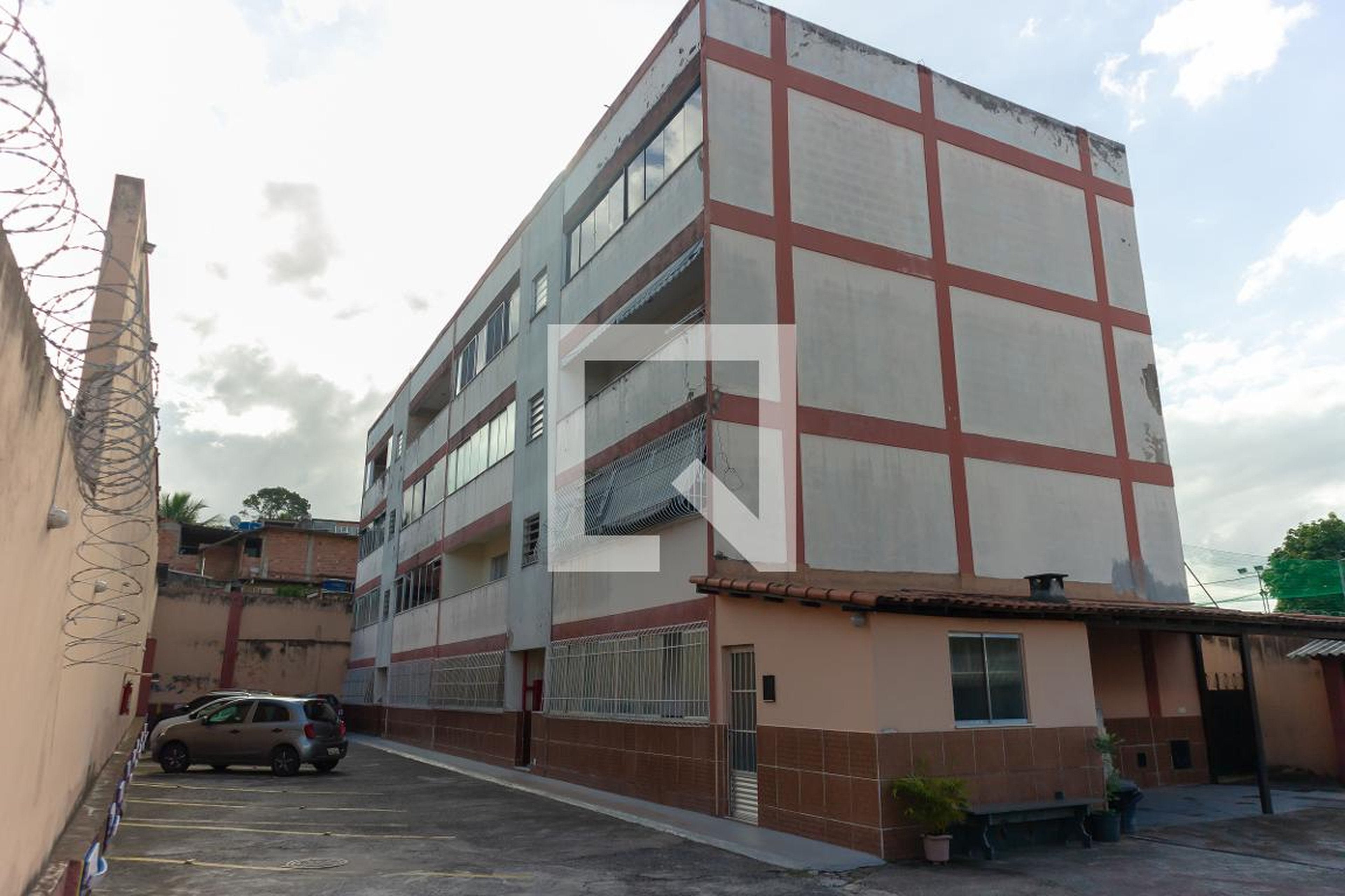 Fachada do Prédio Condomínio em Avenida Retiro da Imprensa, 367