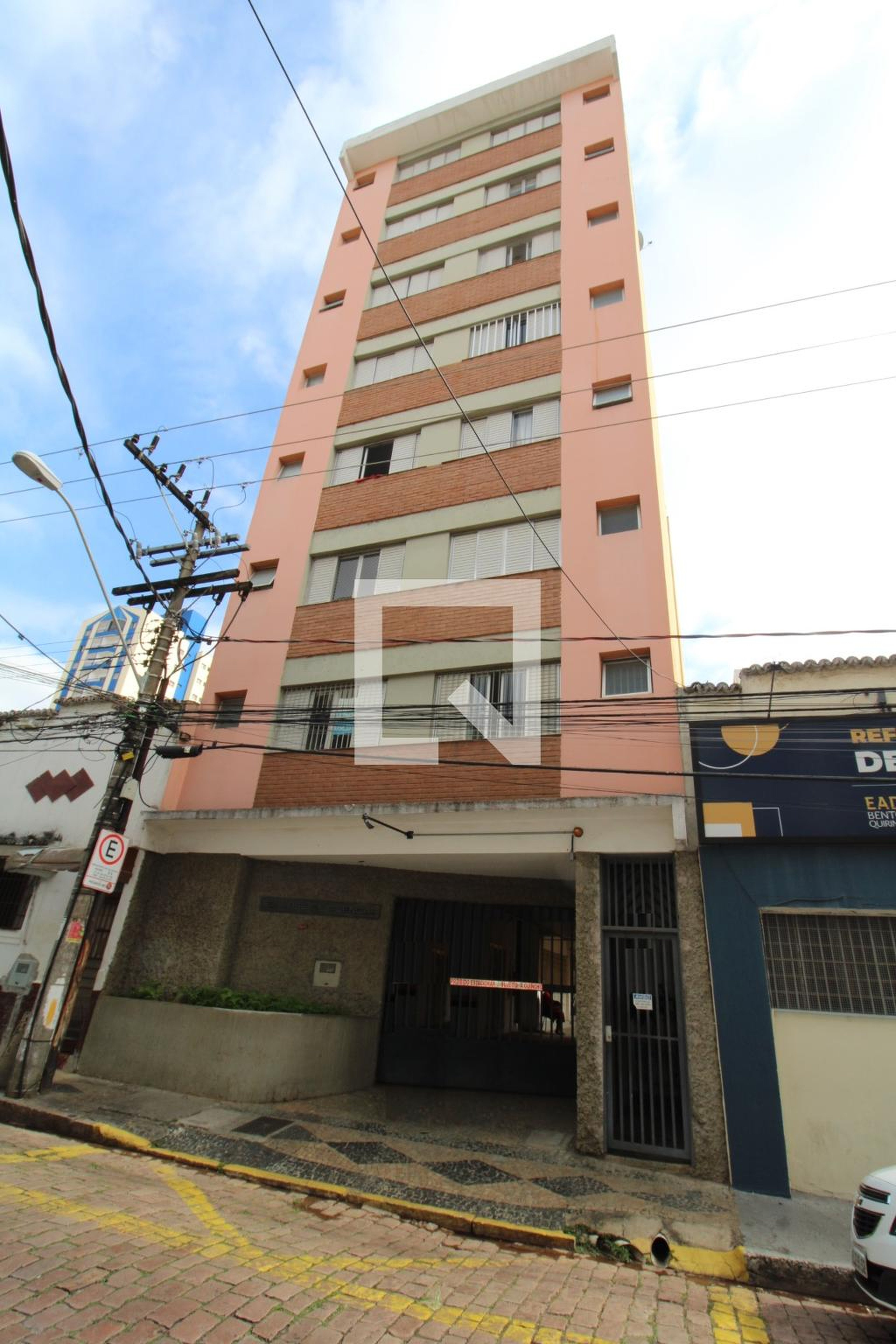 Fachada Condomínio em Rua José de Alencar, 143