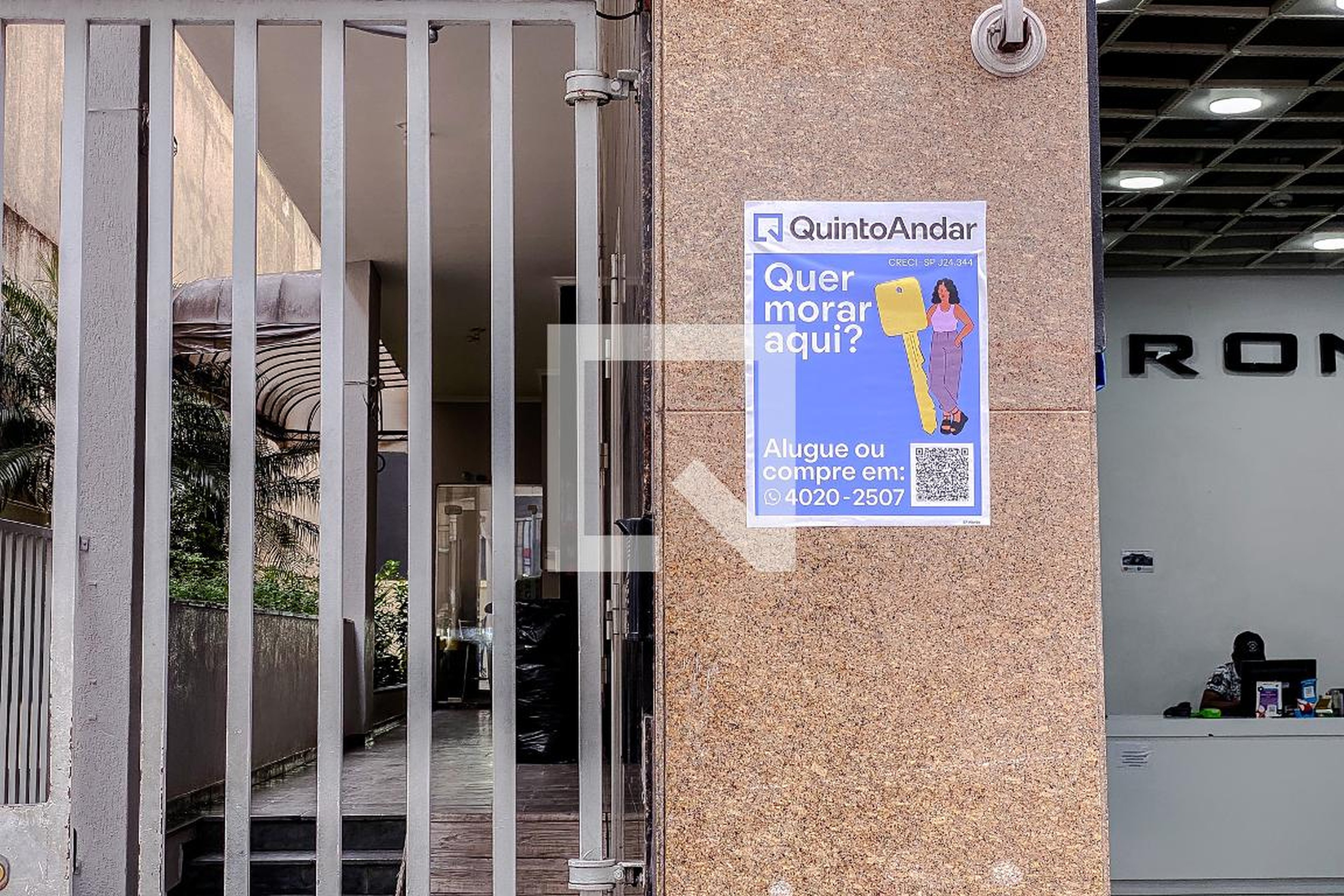 Fachada Condomínio em Rua Joli, 578