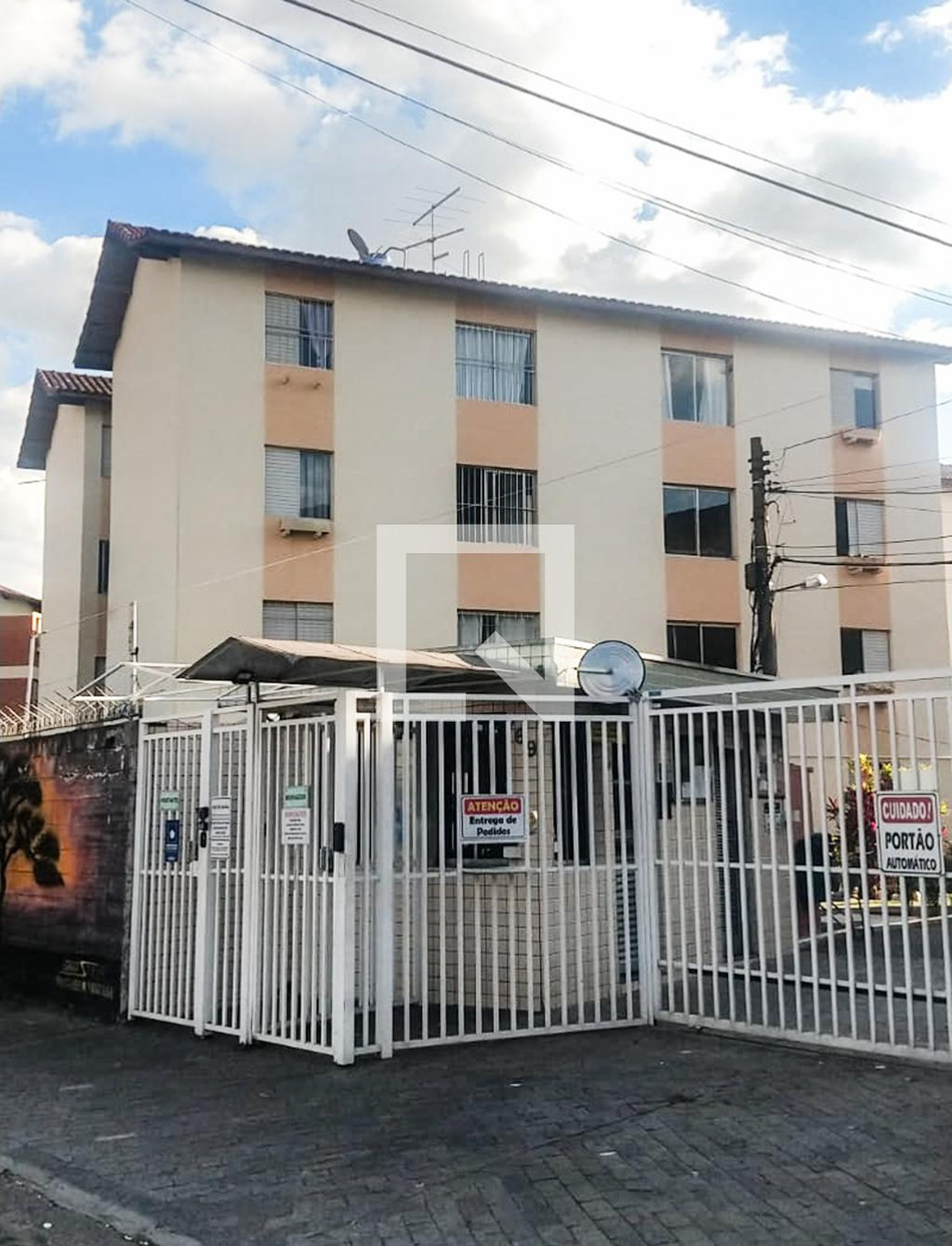 Fachada Condomínio em Avenida General Penha Brasil, 1a