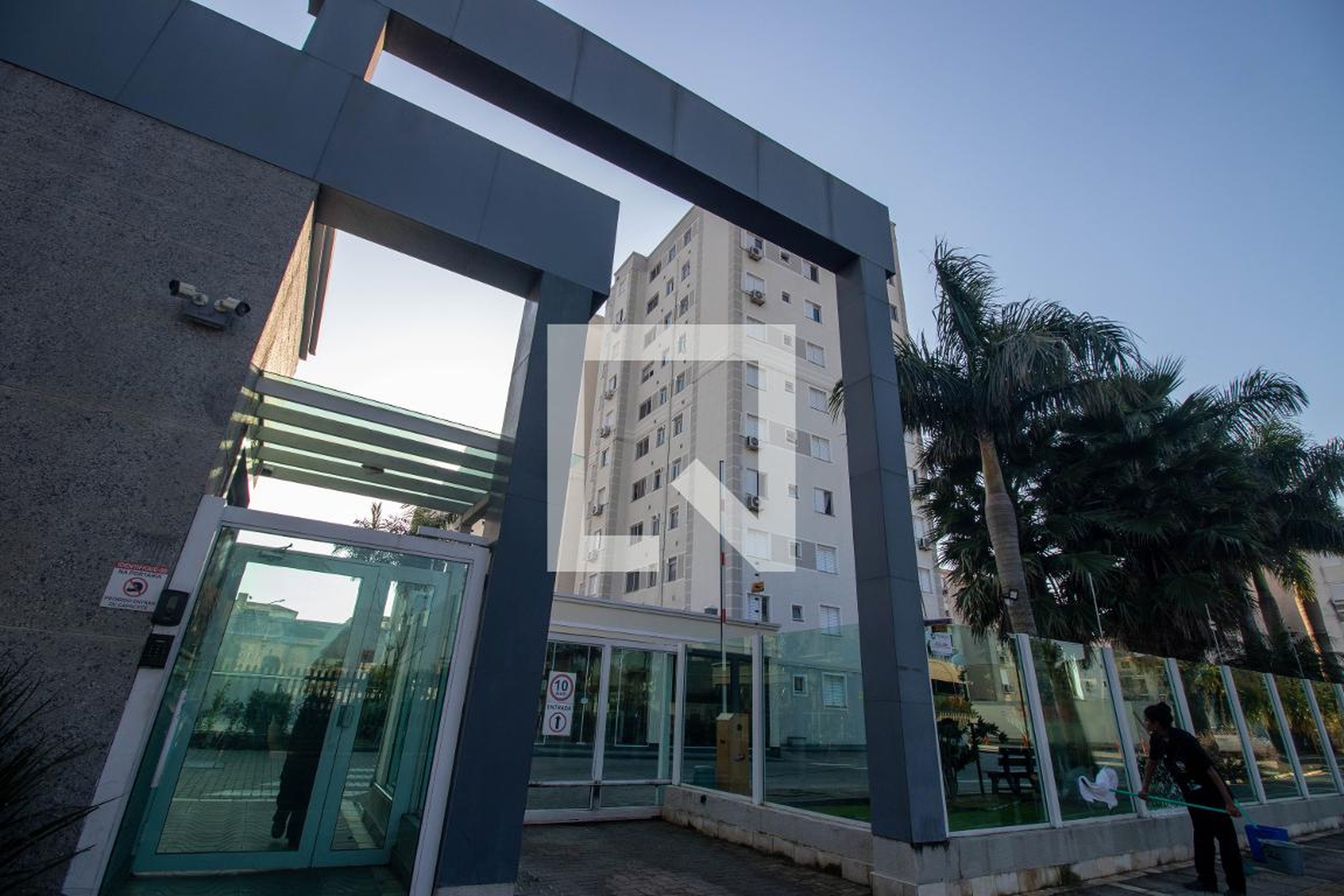 Fachada do Condomínio Condomínio Porto Veríssimo