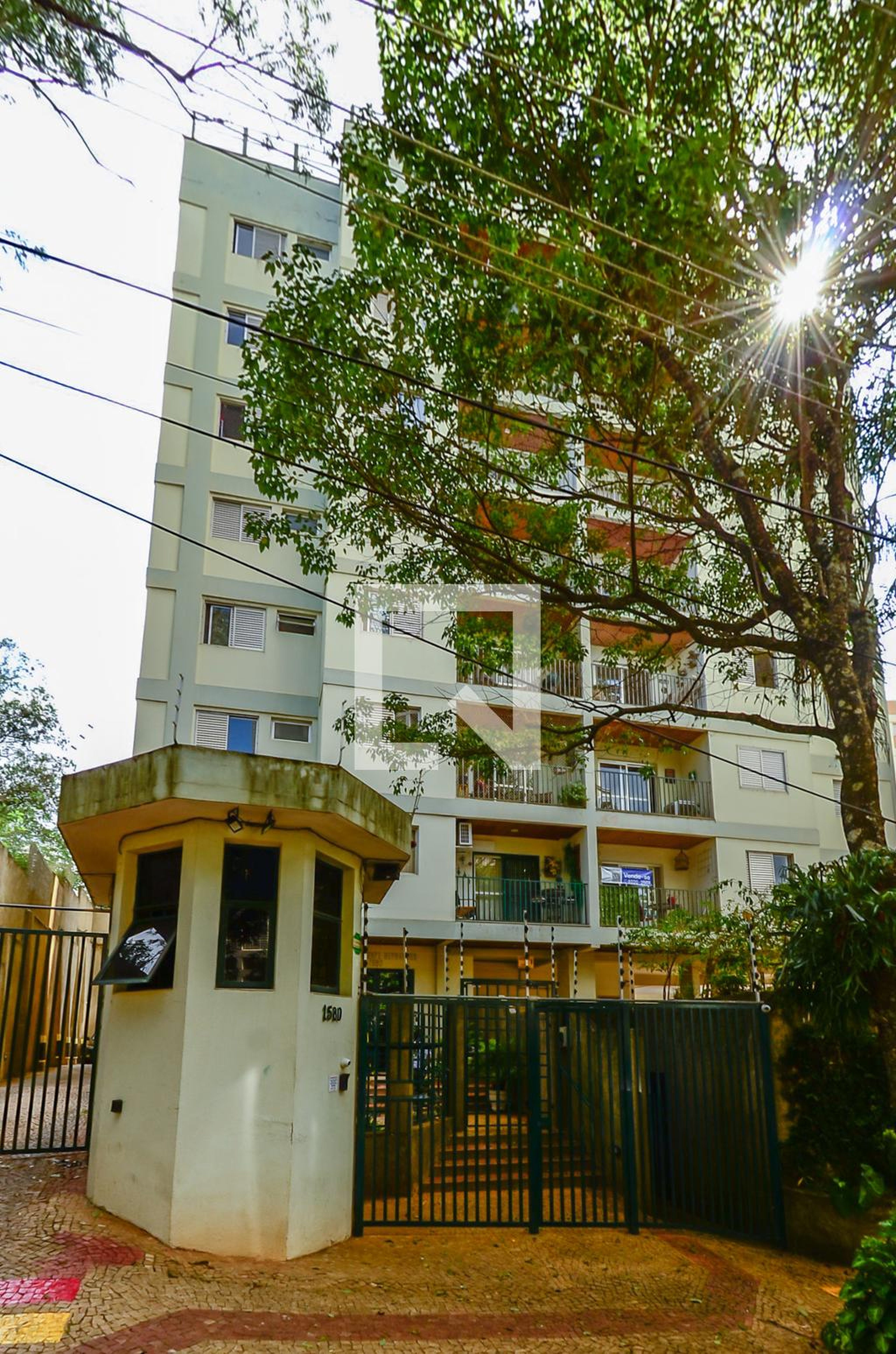 Fachada Condomínio em Rua Presidente Bernardes, 1580