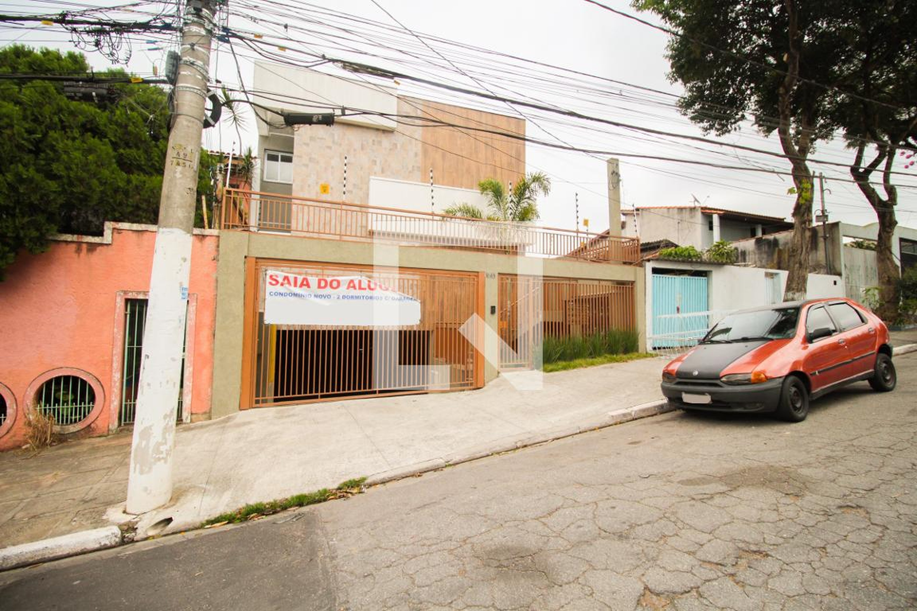 Fachada do Condomínio Condomínio em Avenida Doutor Francisco Munhoz Filho, 1615