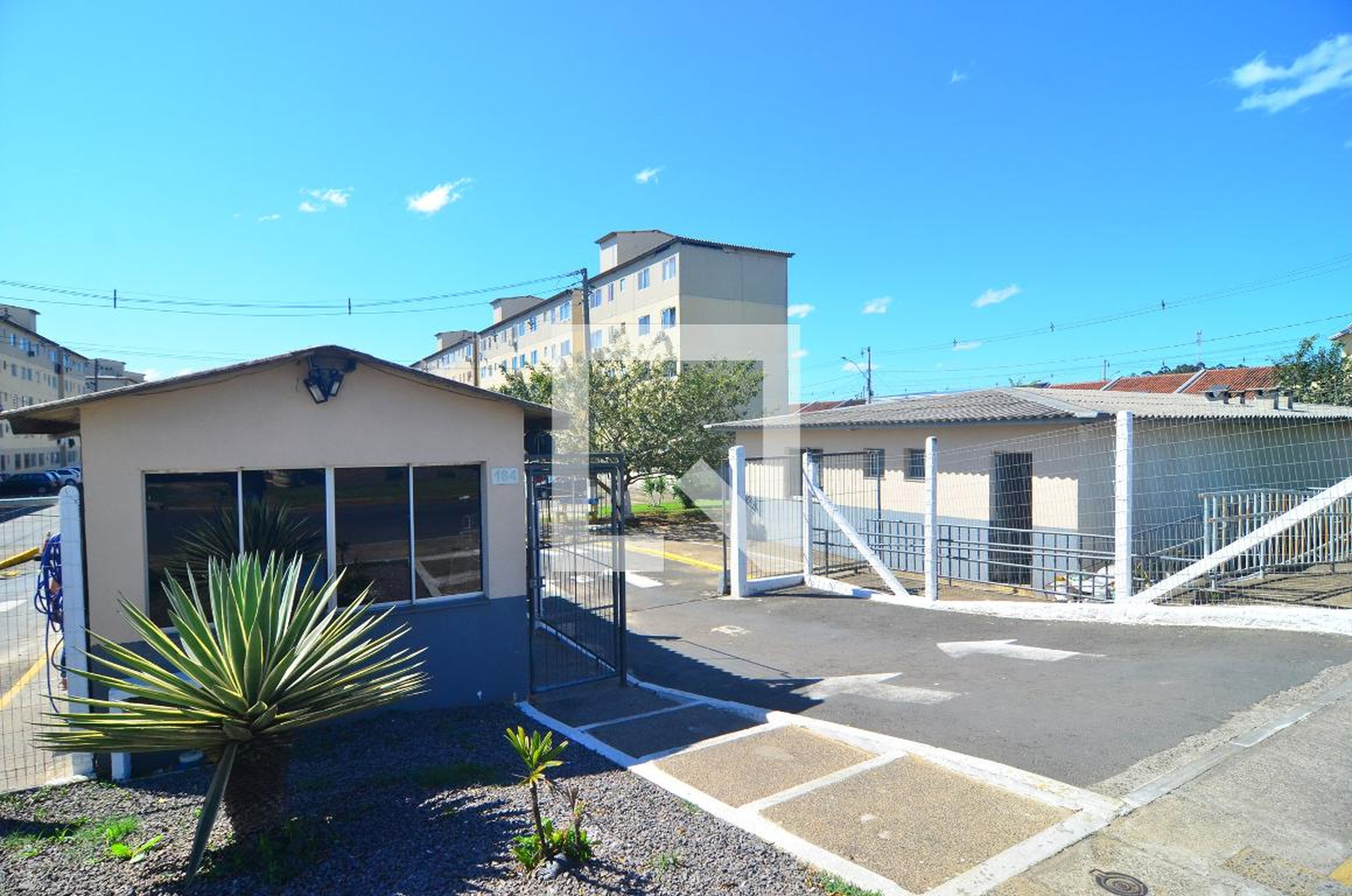 Fachada Condomínio em Rua Dirneide Isabel Goulart, 184