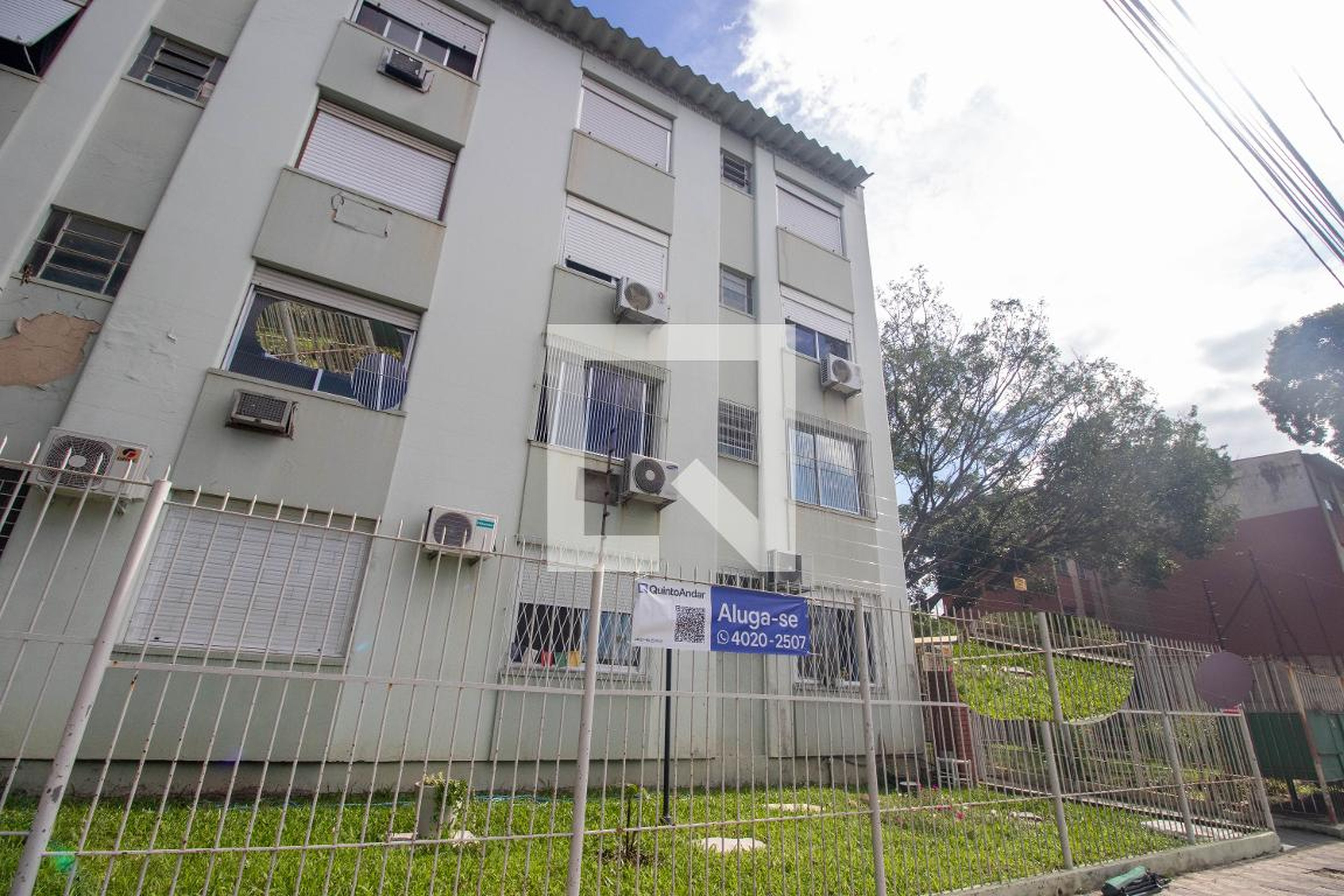 Fachada do Condomínio Edifício Maria Cristina