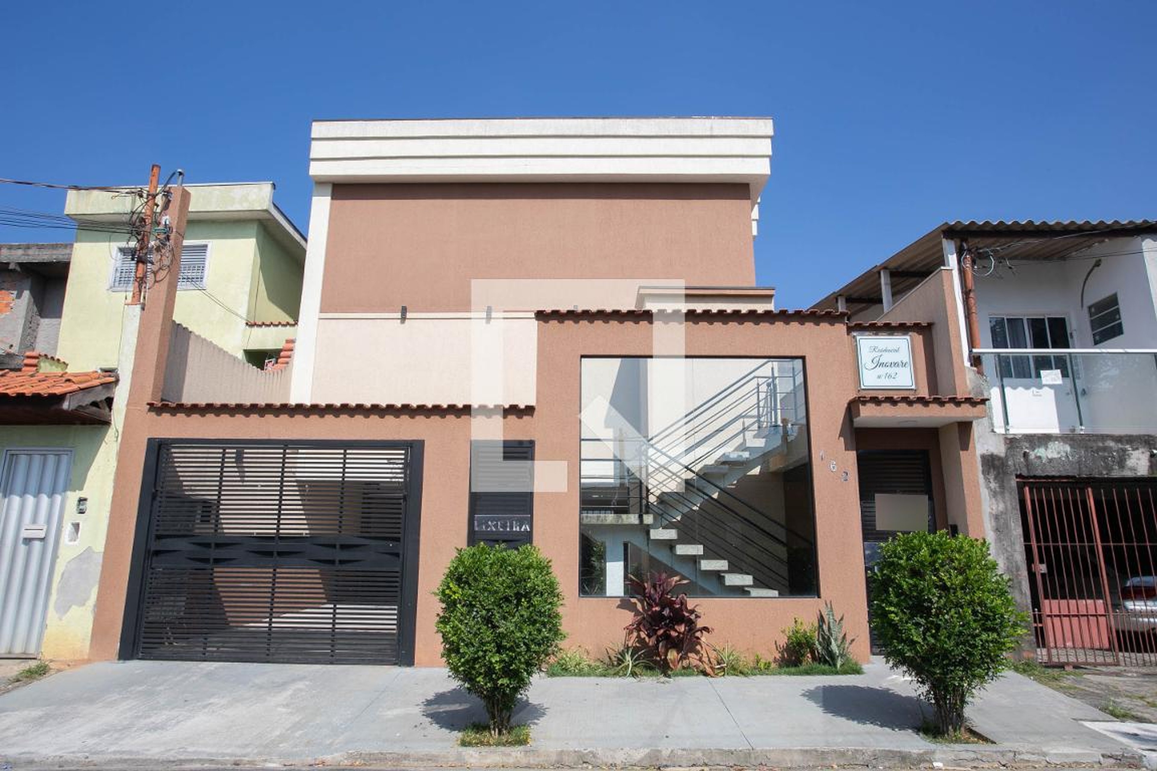 Fachada Condomínio em Rua Dominiciano Ribeiro, 162