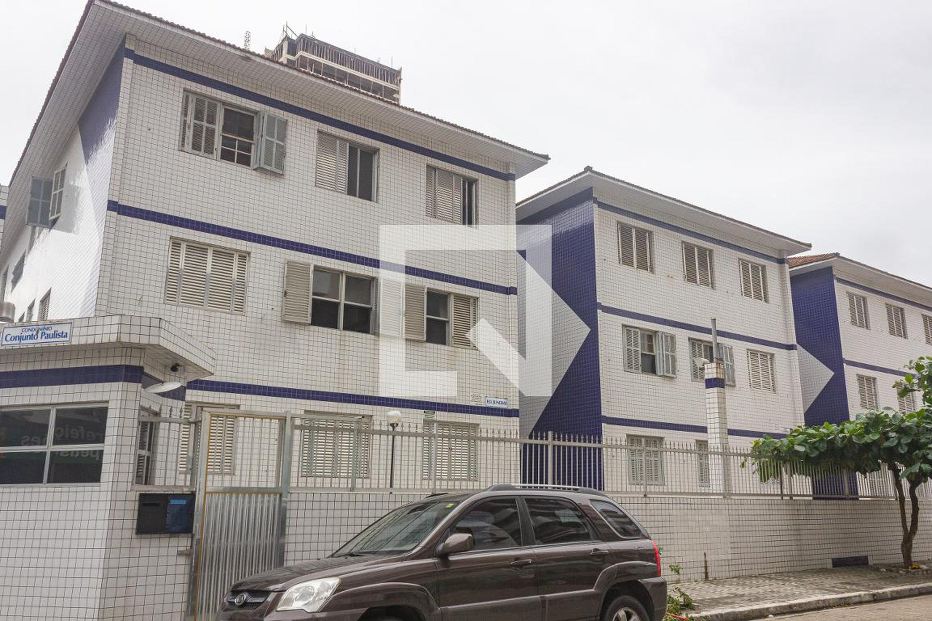 Fachada Condomínio em Rua Argentina, 32