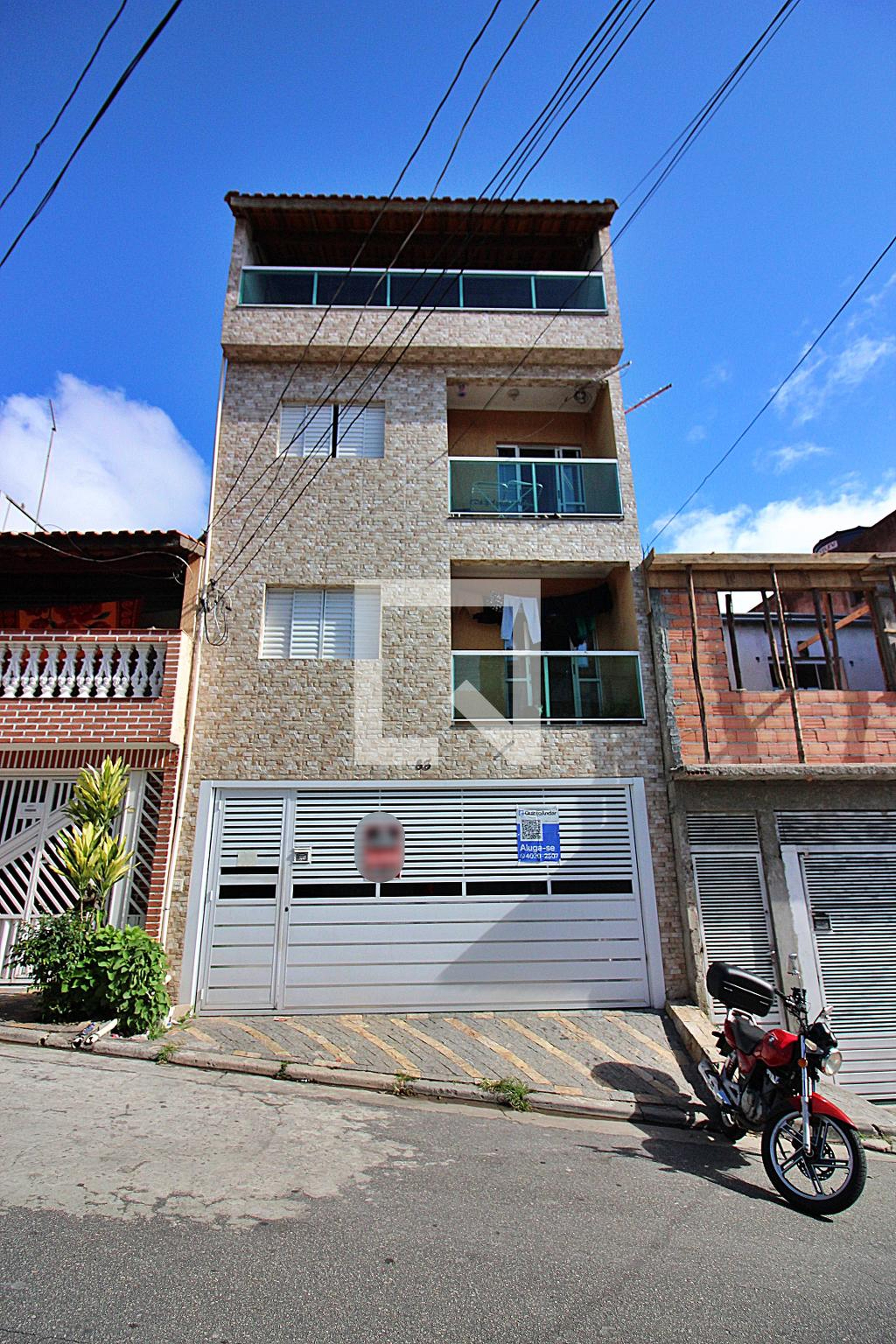 Fachada Condomínio em Rua Amazonita, 83