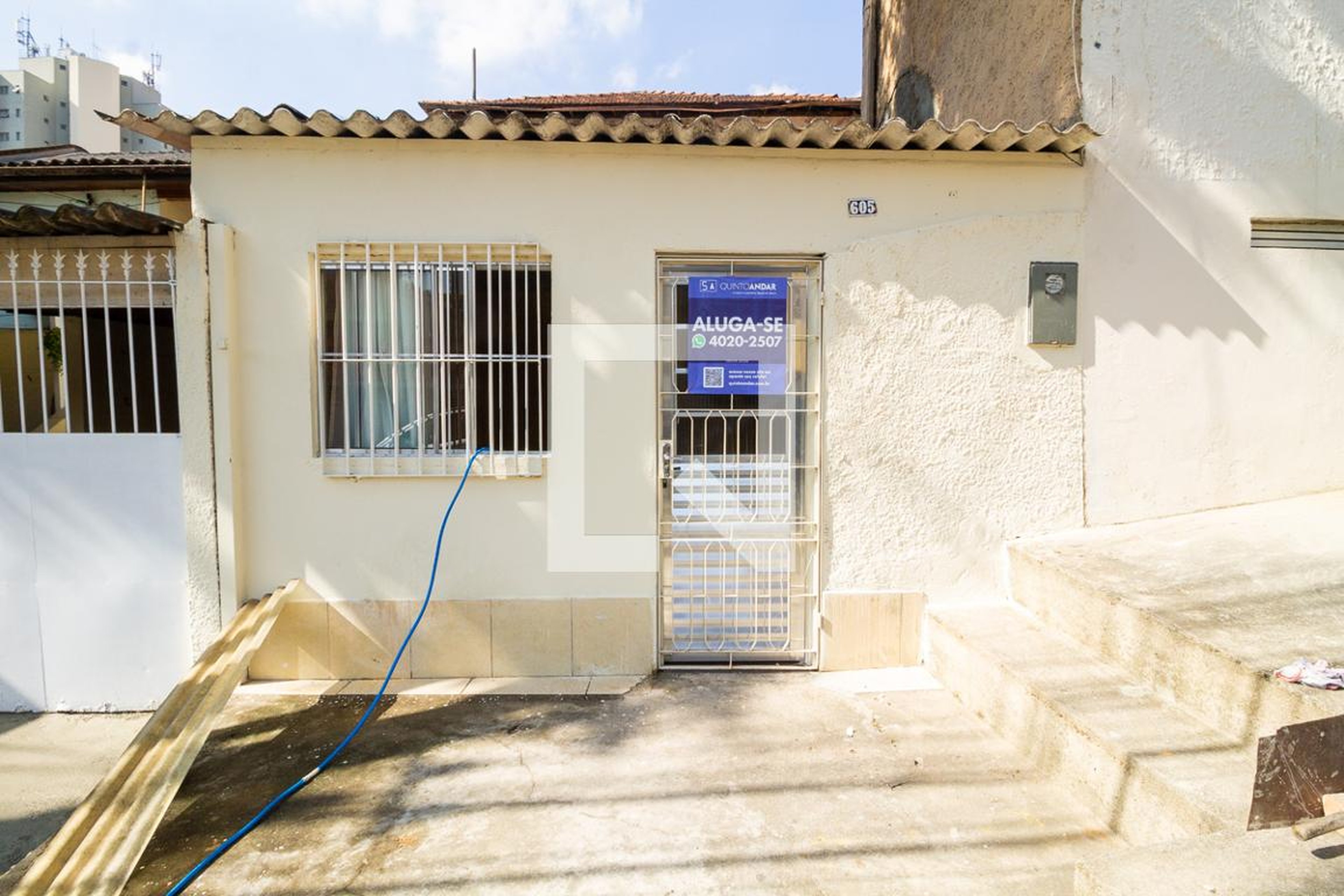 Fachada Condomínio em Rua Mariano Procópio, 605