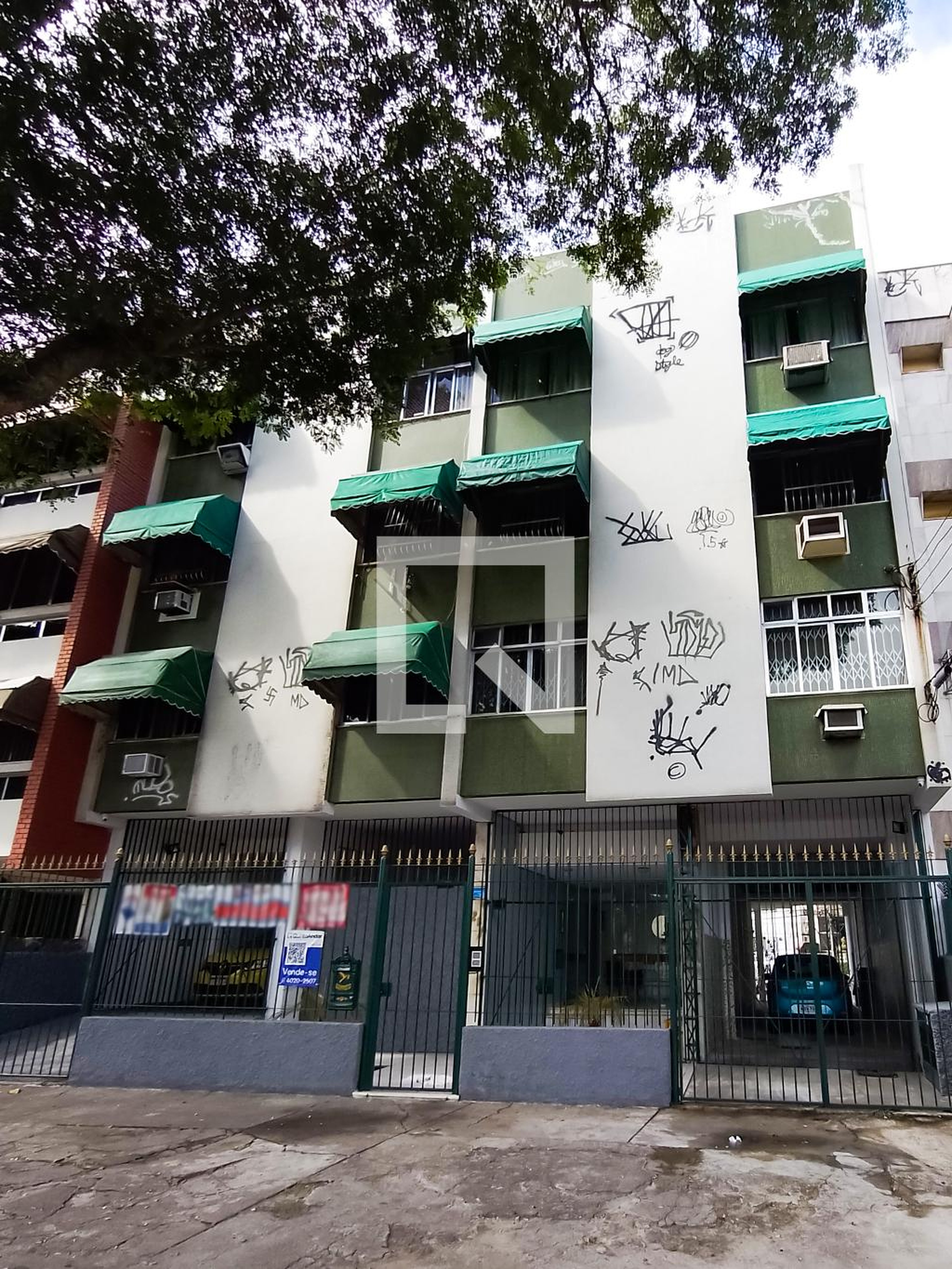 Fachada do Prédio Condomínio em Estrada Governador Chagas Freitas, 237