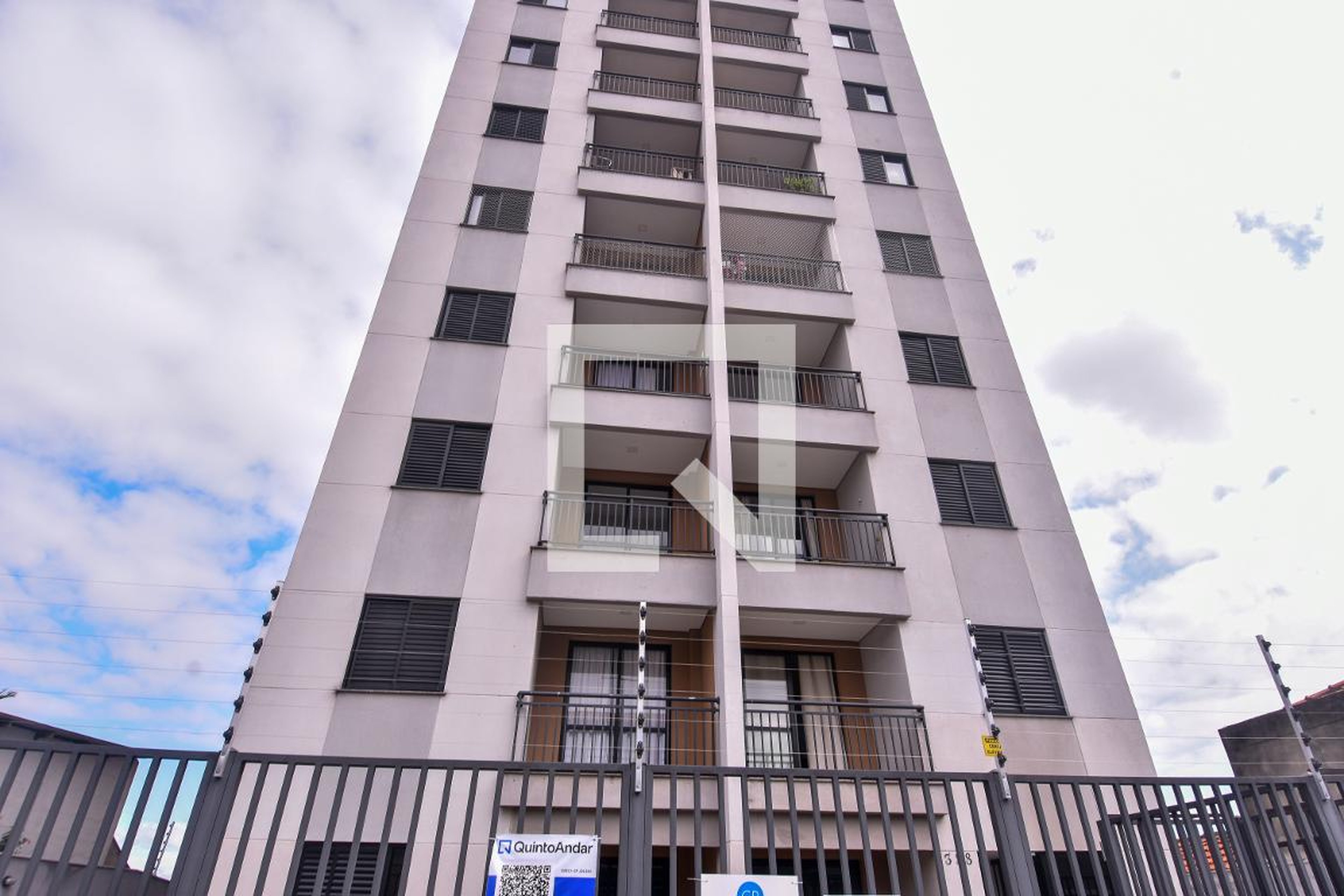 Fachada Condomínio em Rua Bispo Eugênio Demazemod, 387