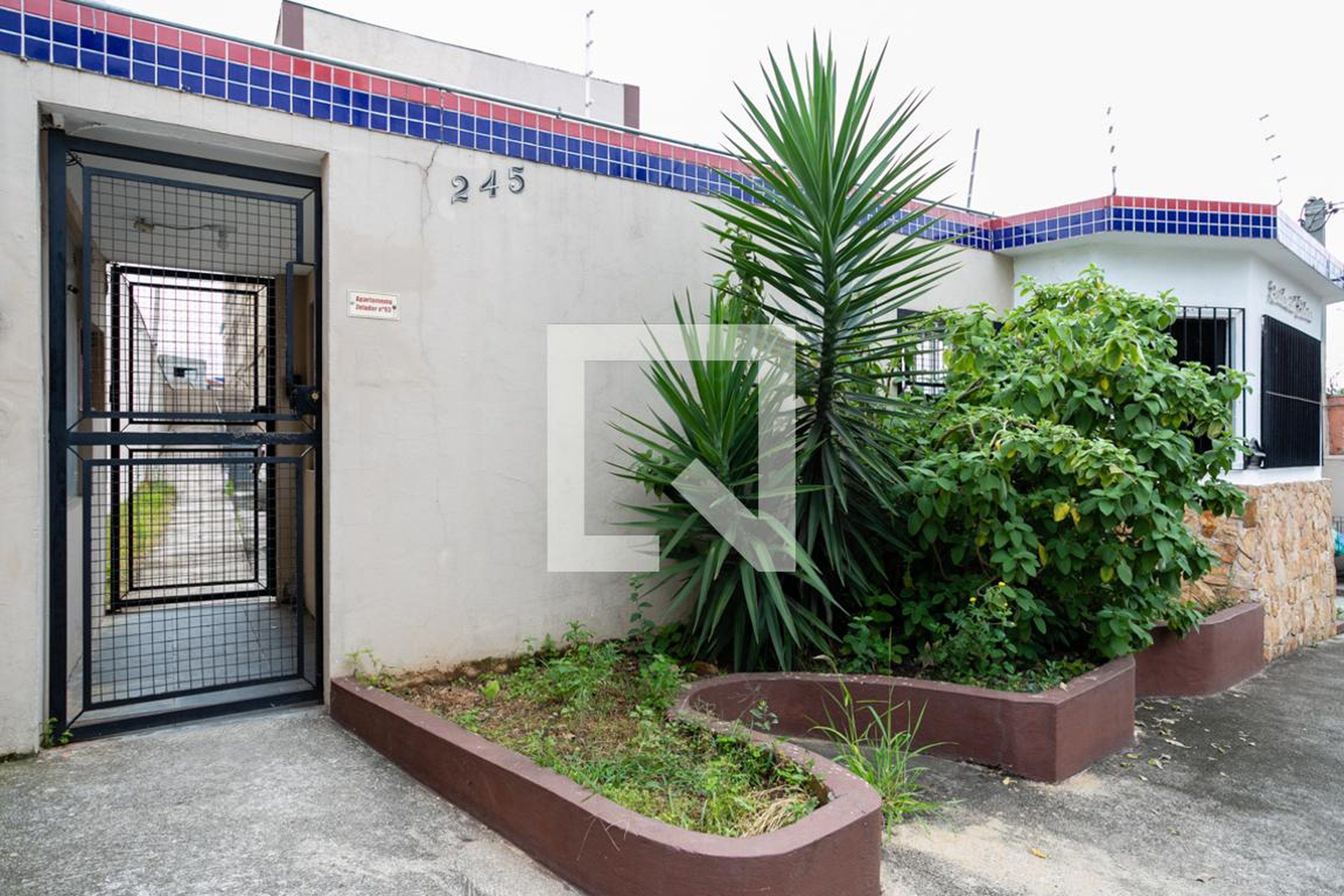 Fachada do Condomínio Residencial Eteuvina