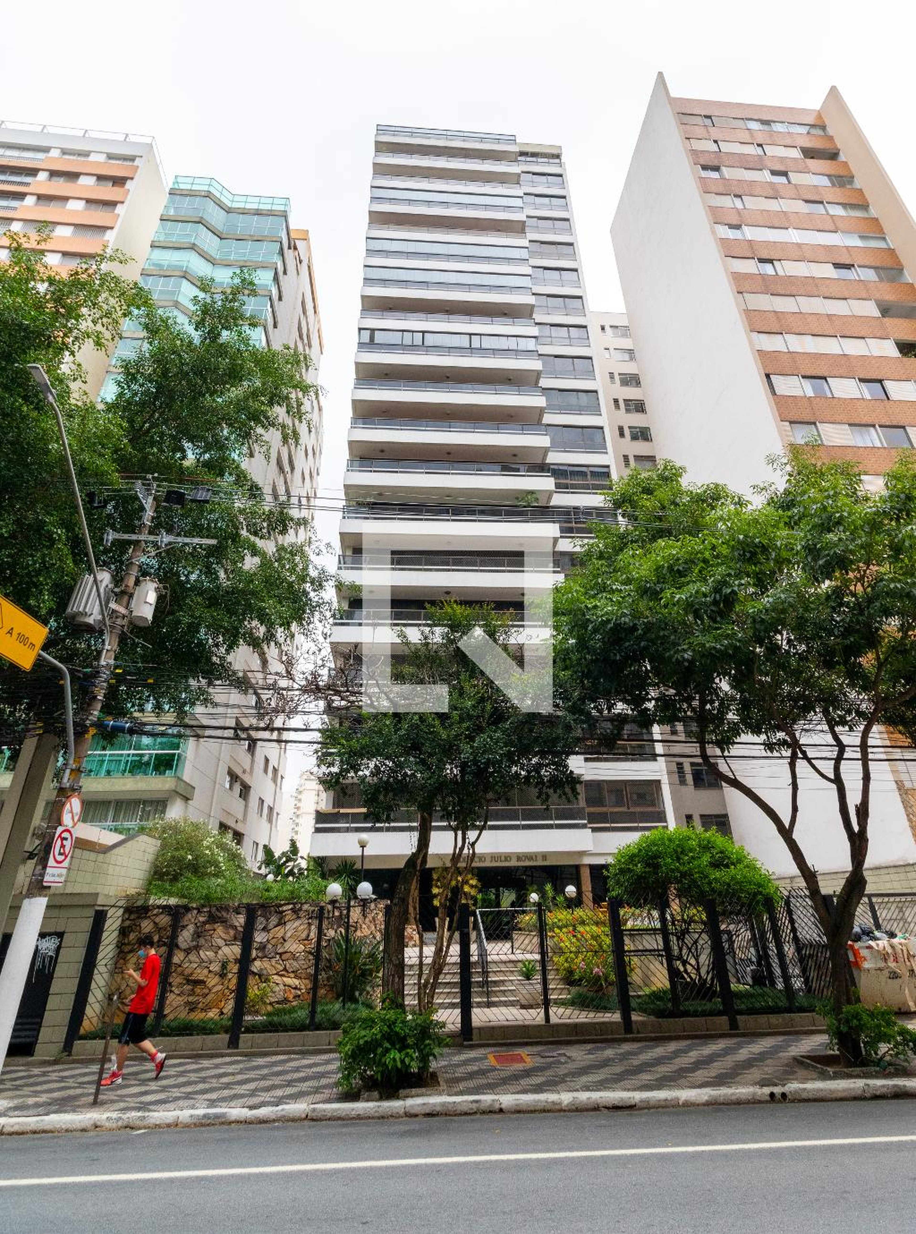 Fachada do Condomínio Condomínio Julio Rovai II