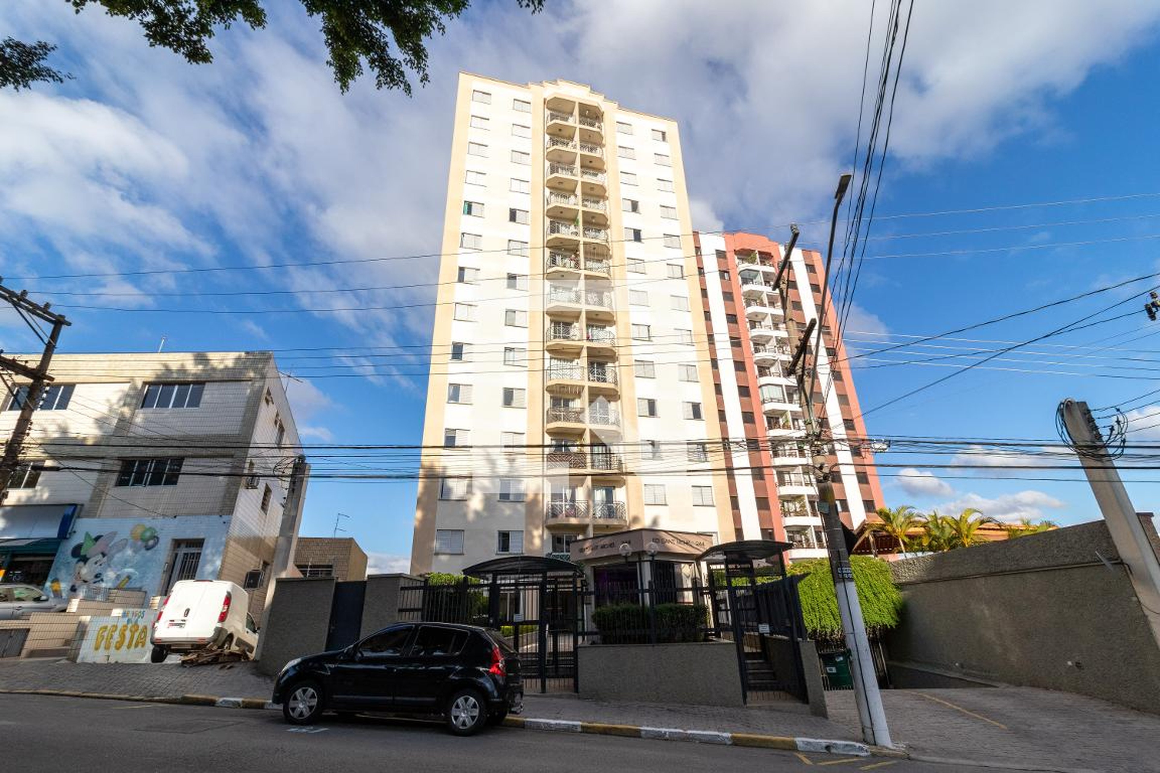 Fachada do Condomínio Condomínio Saint Michel