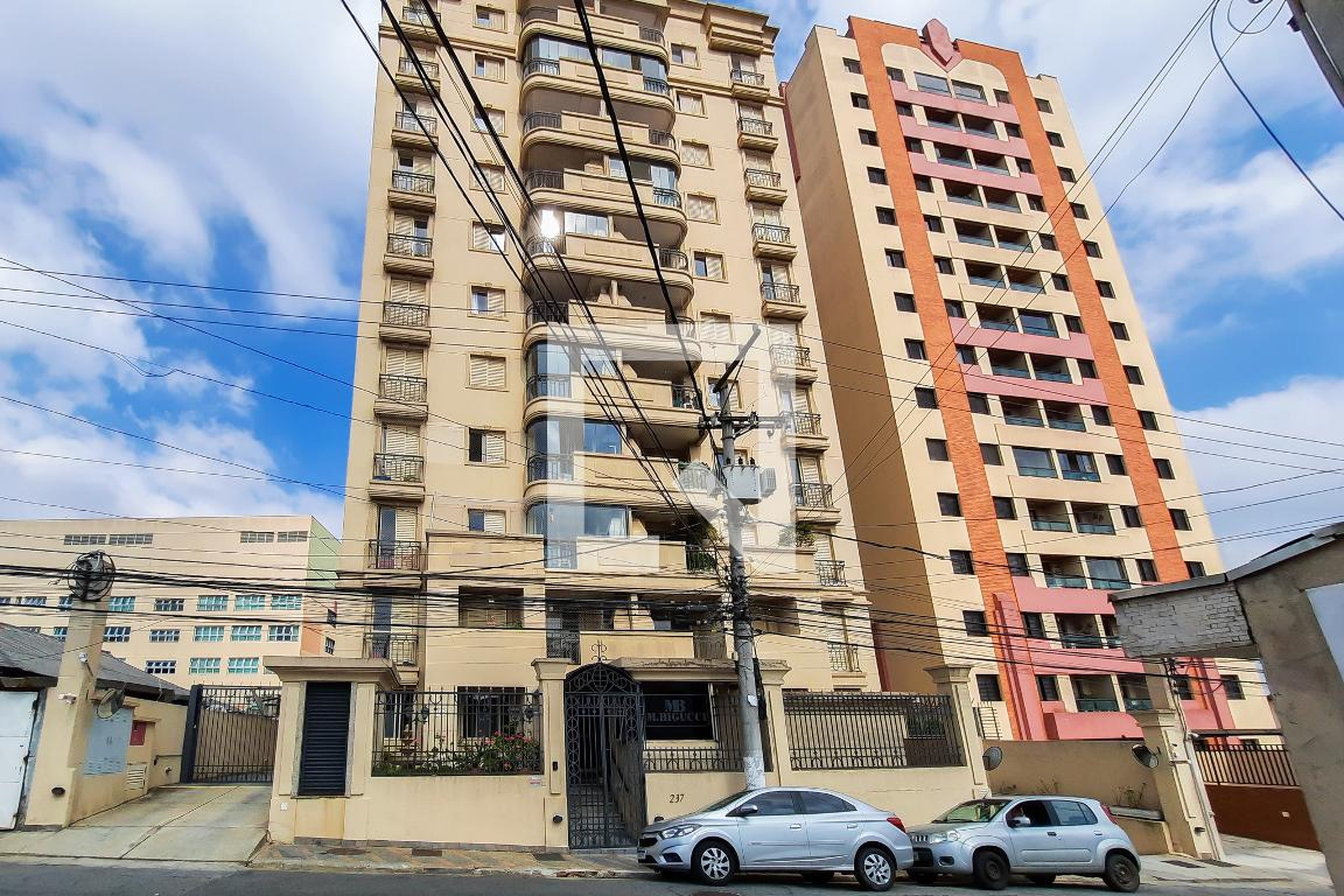 Fachada do Condomínio Condomínio L Óbelisque