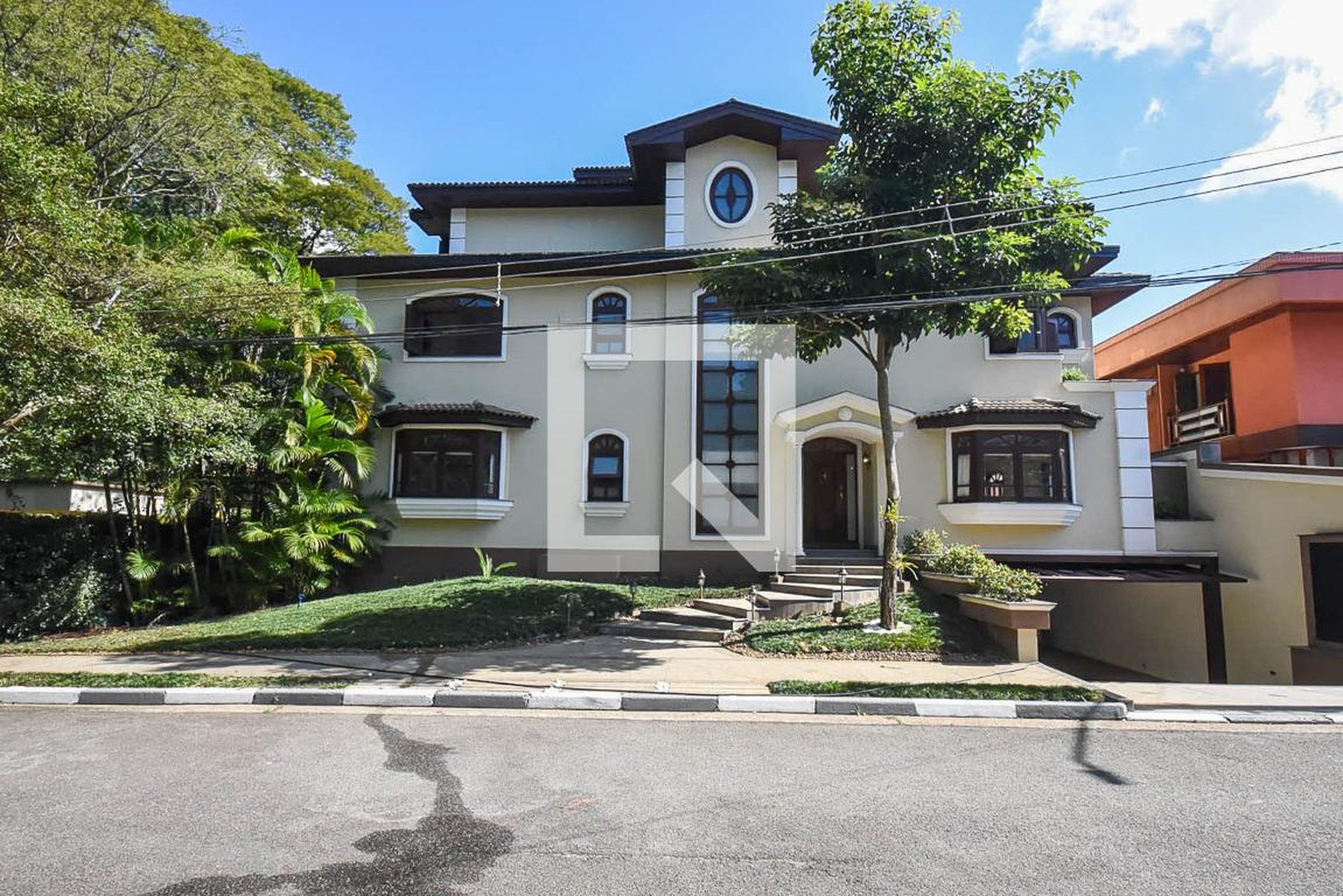 Fachada Condomínio em Rua Diogo Pereira, 31