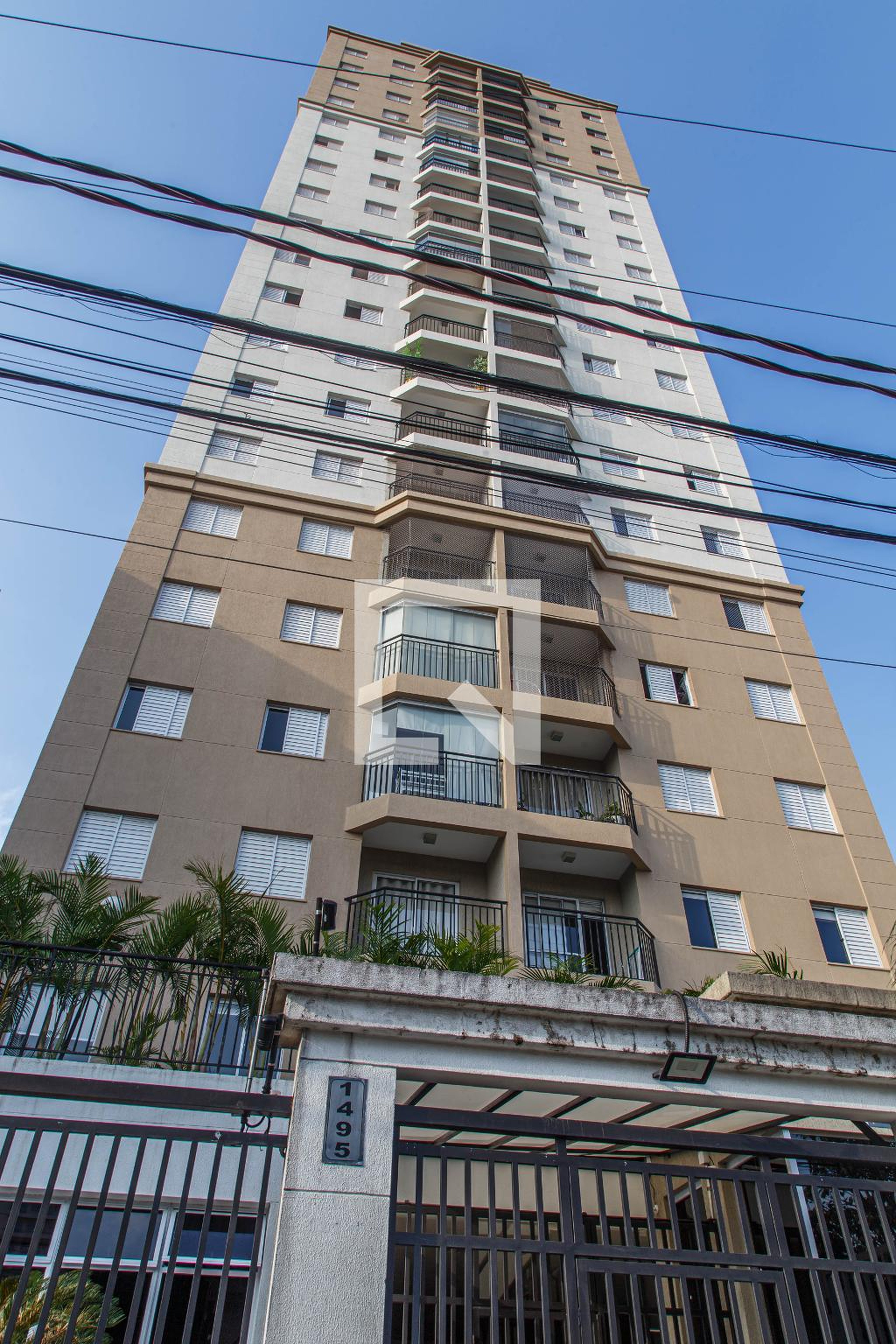 Fachada Condomínio em Rua Hipódromo, 1478