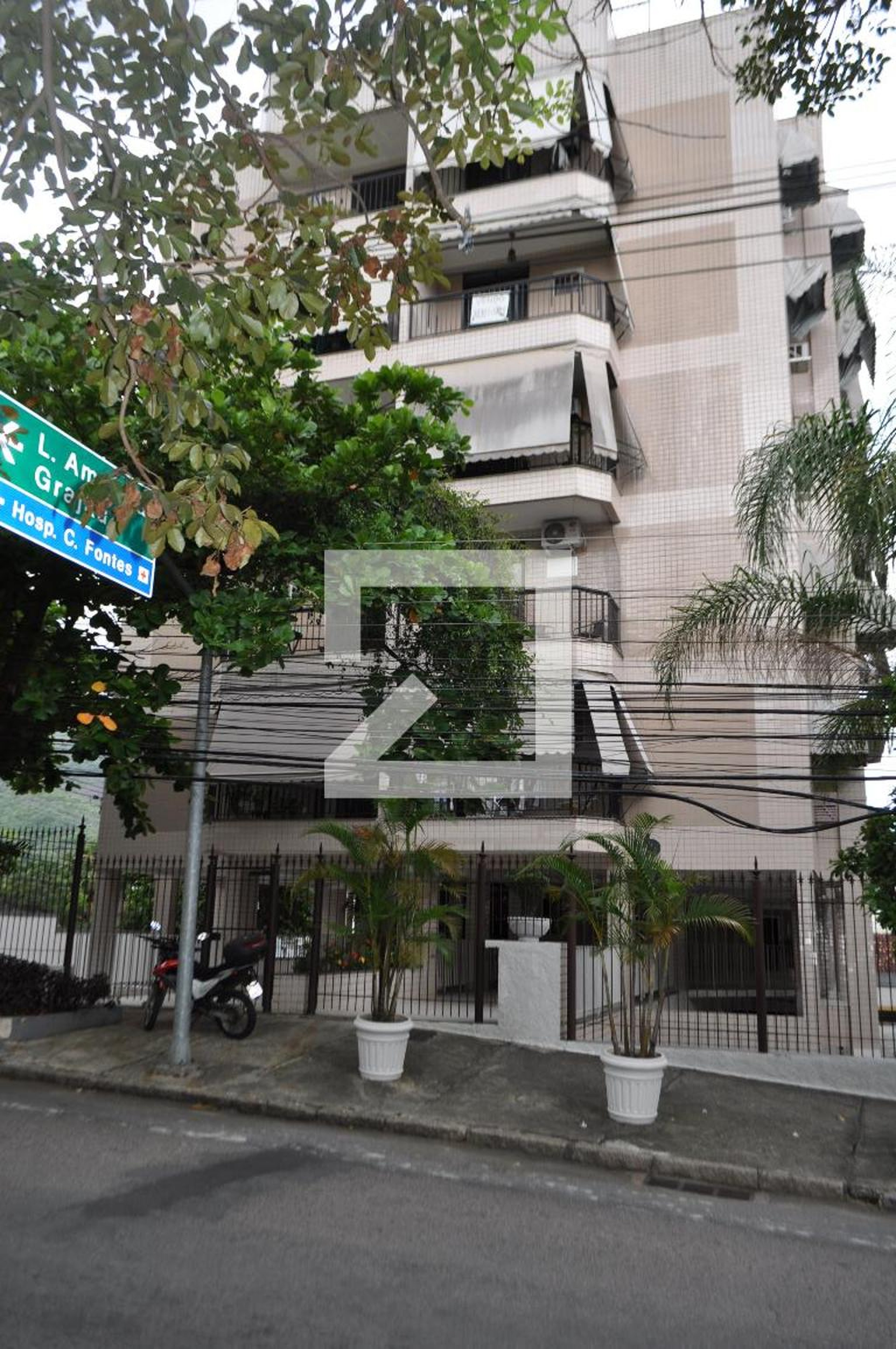 Fachada do Prédio Condomínio Estilo IV