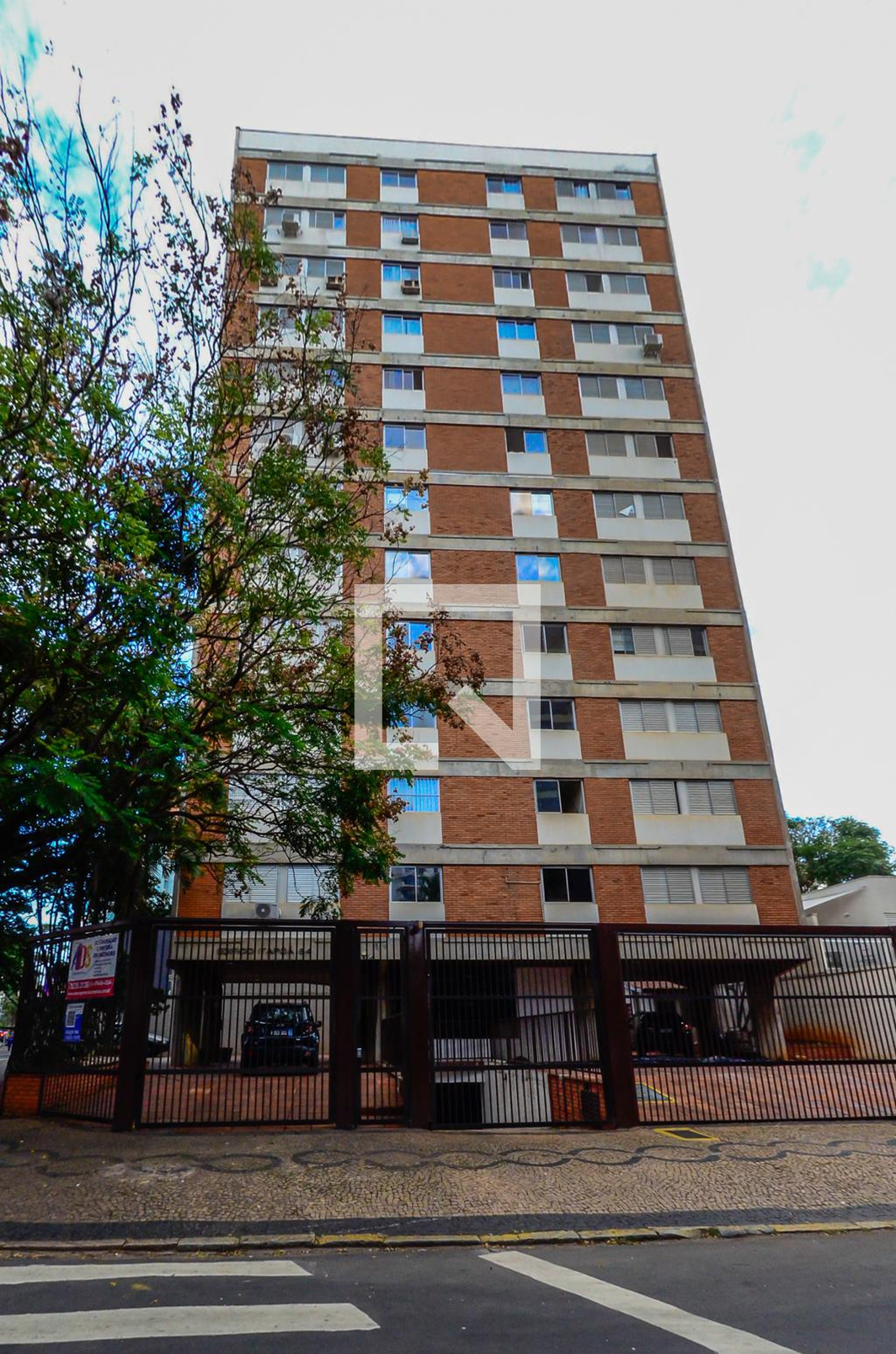 Fachada Condomínio em Rua dos Bandeirantes, 84