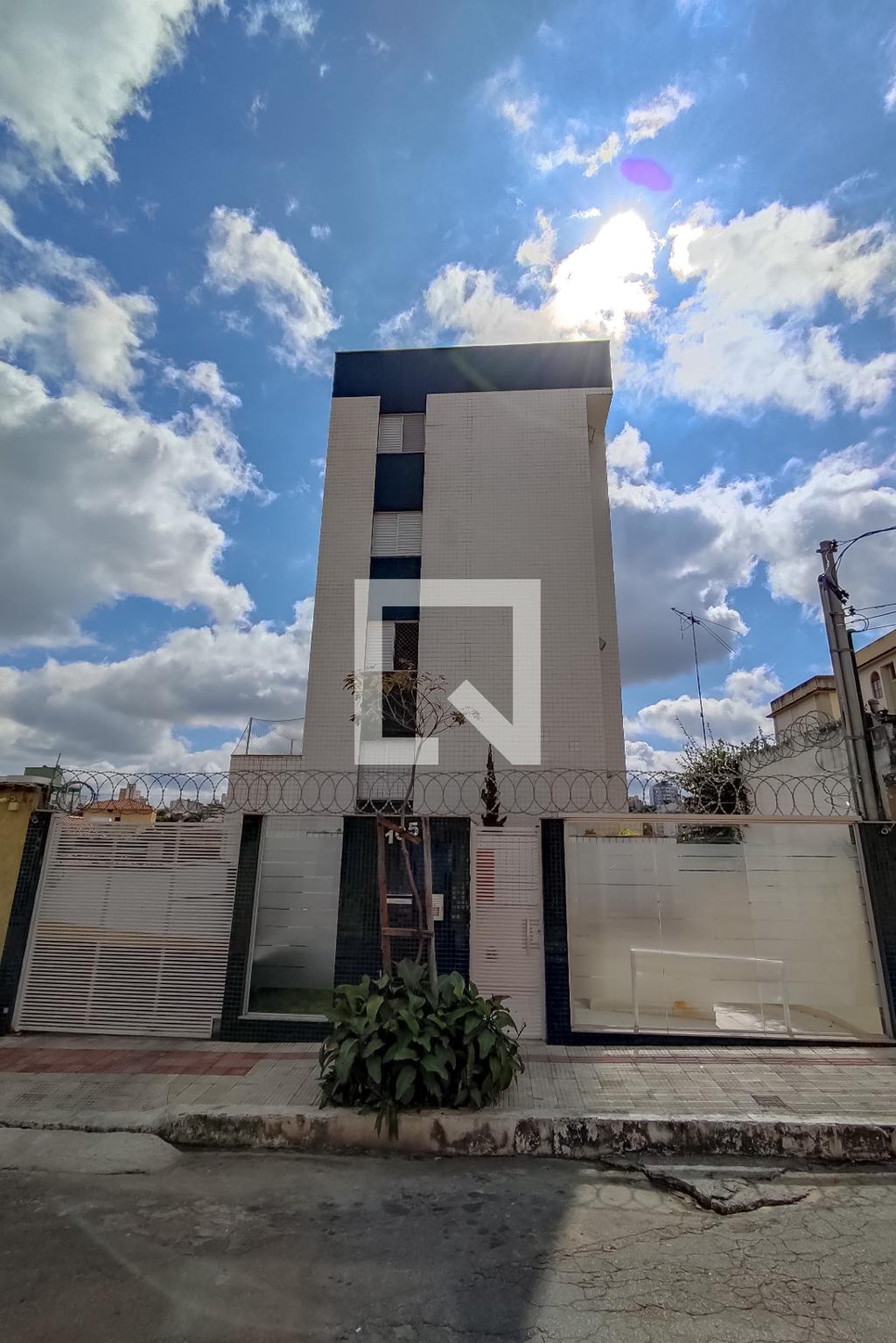 Fachada Condomínio em Rua Horizontal, 162