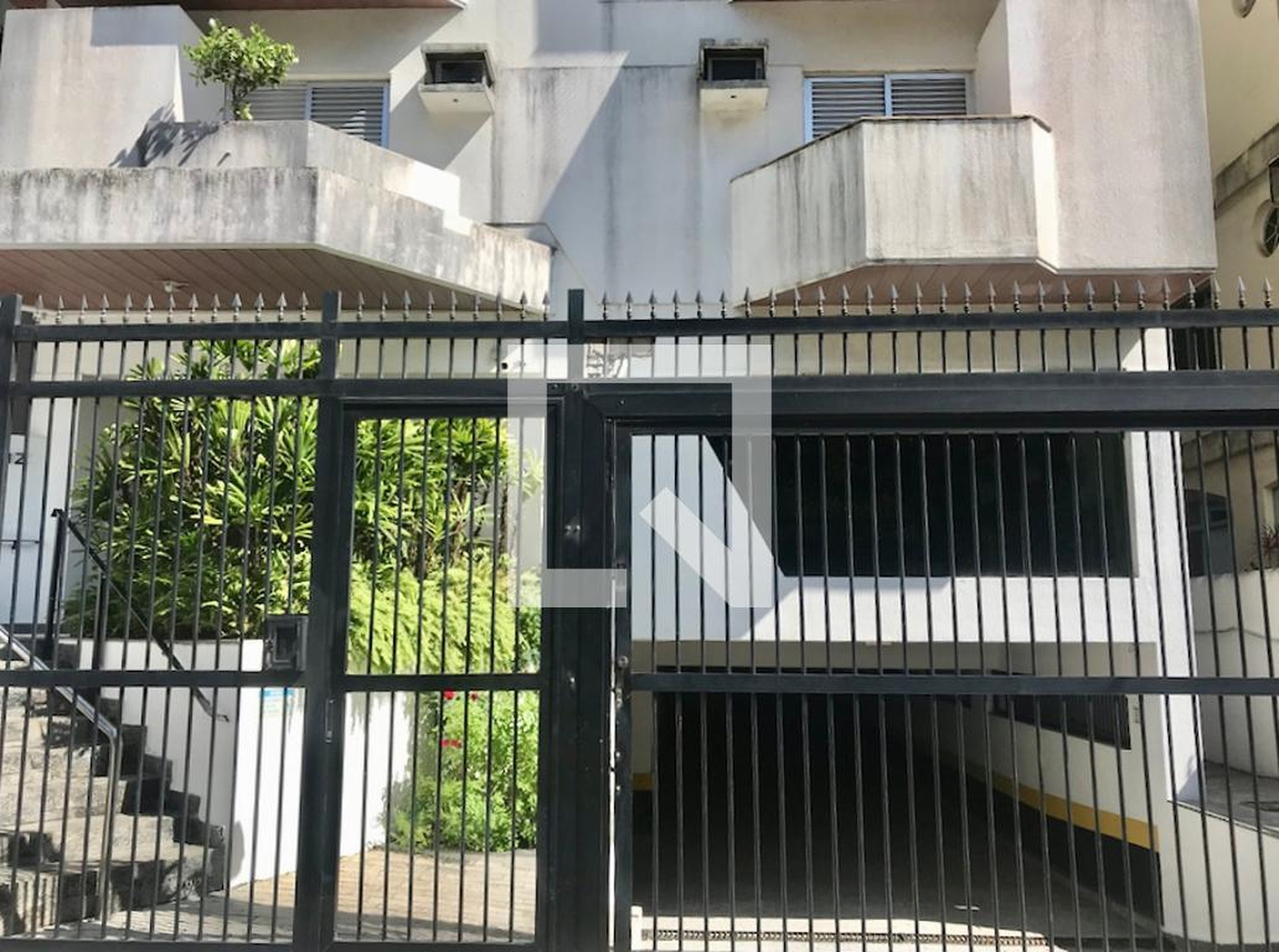 Fachada Condomínio em Rua Ignácio Miguel Estefno, 291