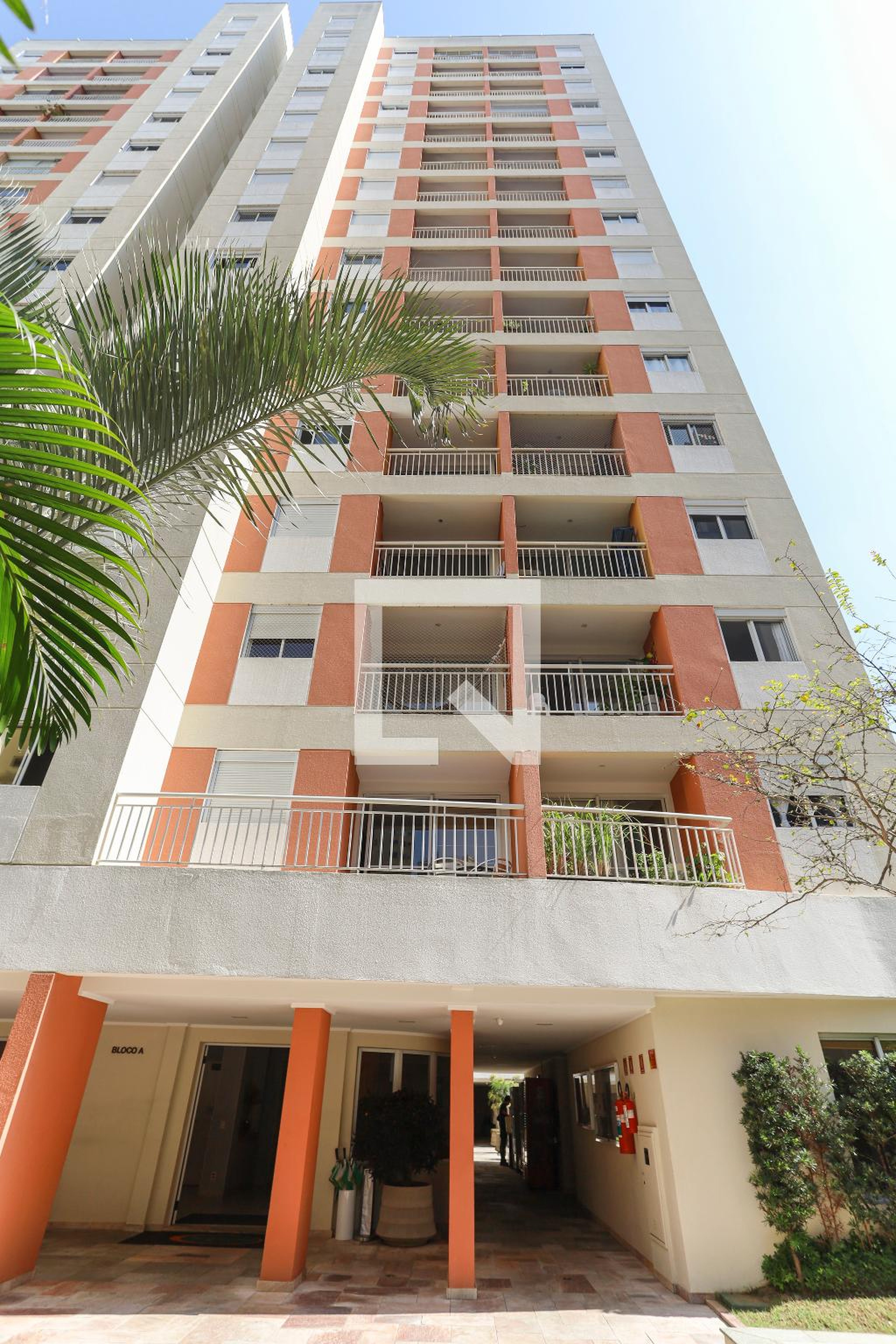 Fachada Condomínio em Avenida Duque de Caxias, 112