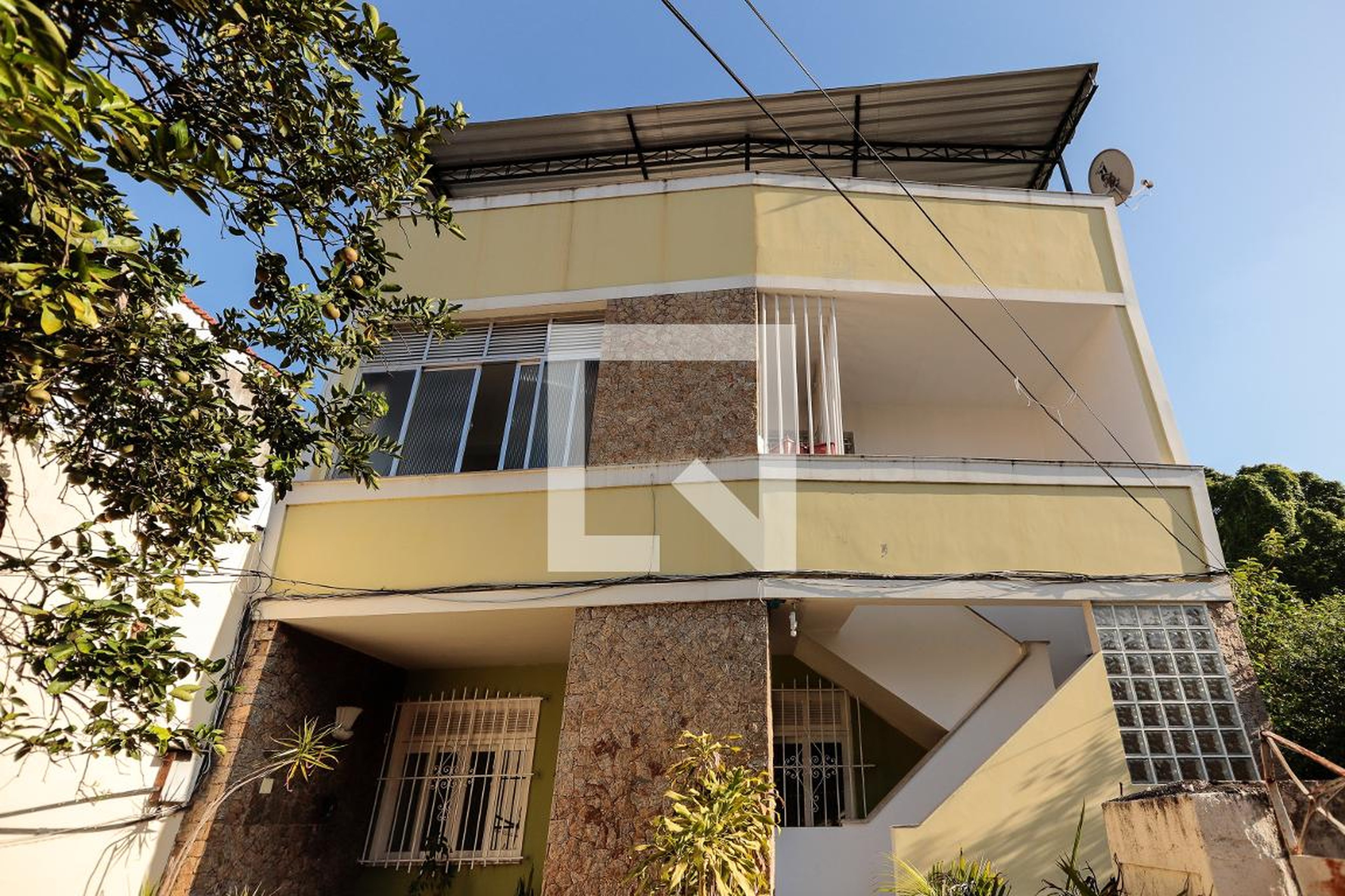 Fachada Condomínio em Rua Aquidabã, 881