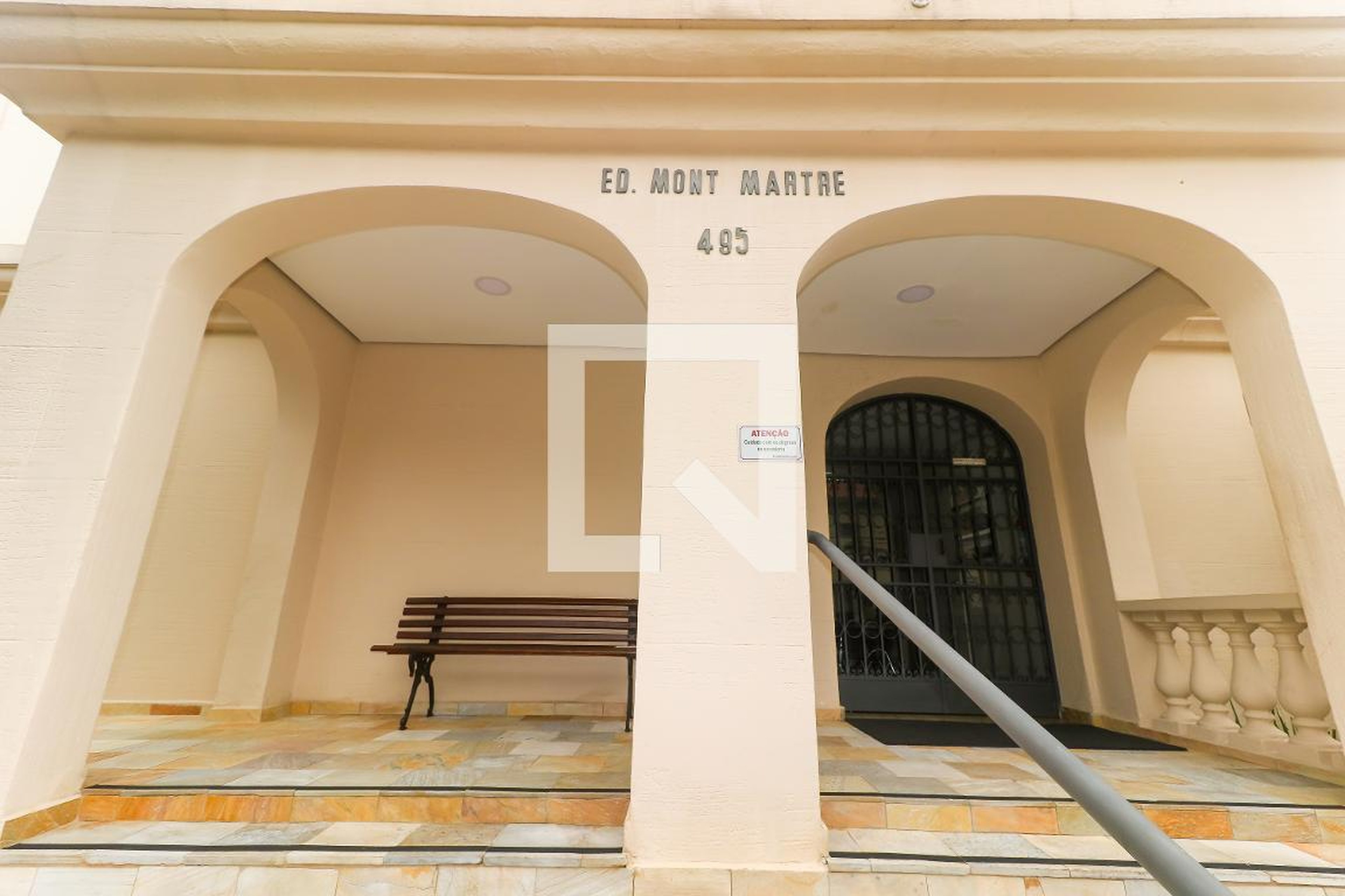 Fachada do Condomínio Edifício Montmartre