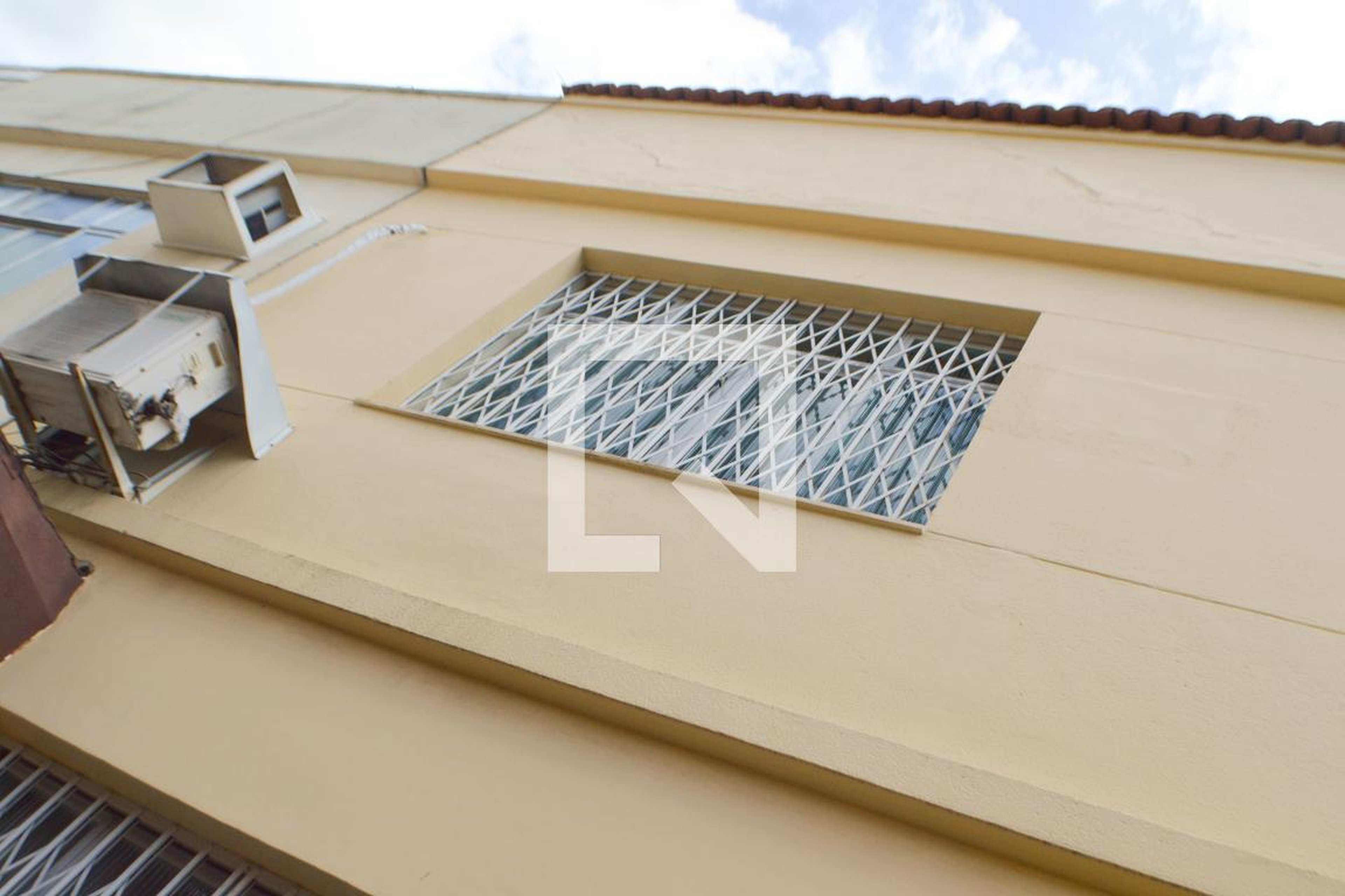 Fachada Condomínio em Rua Capitao Resende, 307