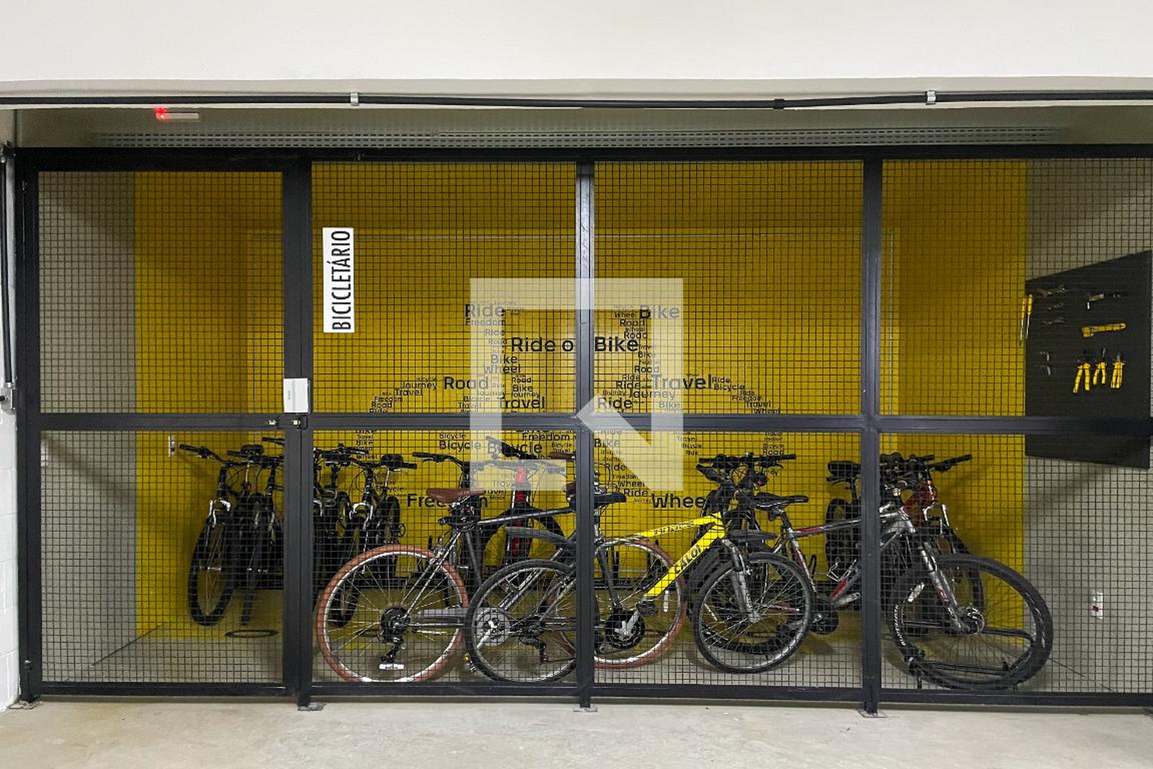 Bicicletário - You,Collection João Moura