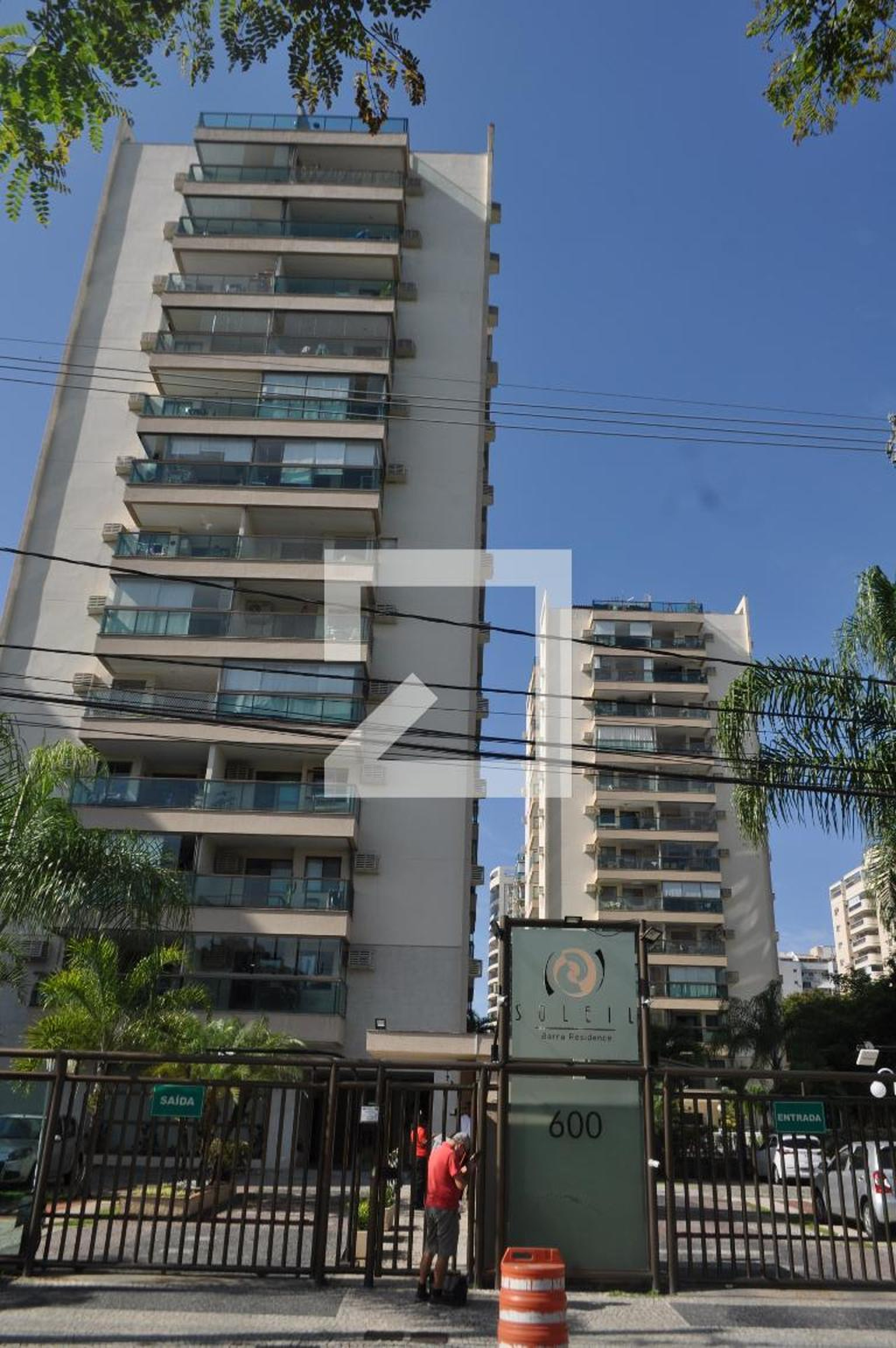 Fachada do Condomínio Condomínio Soleil