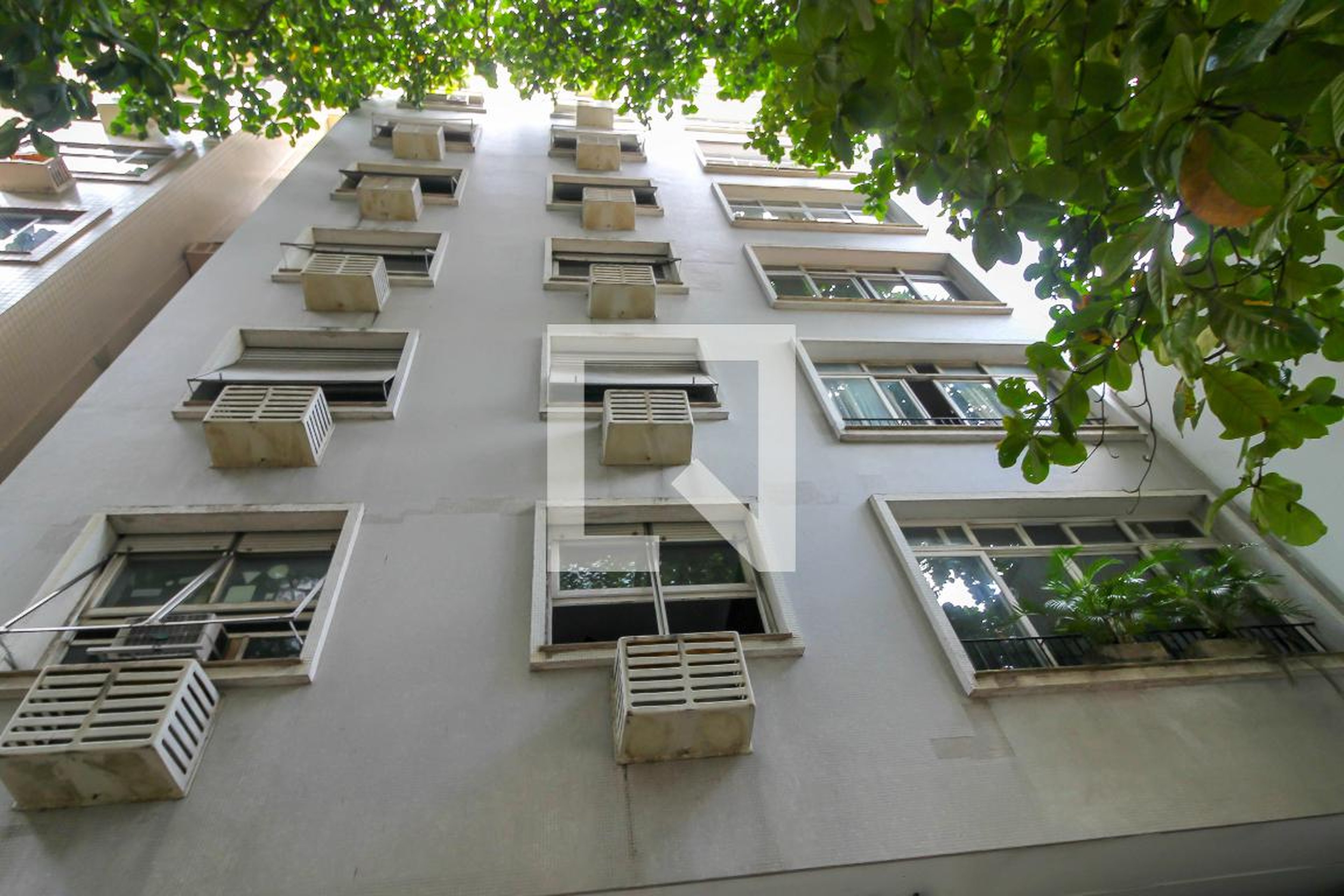 Fachada do Prédio Condomínio Bitambi