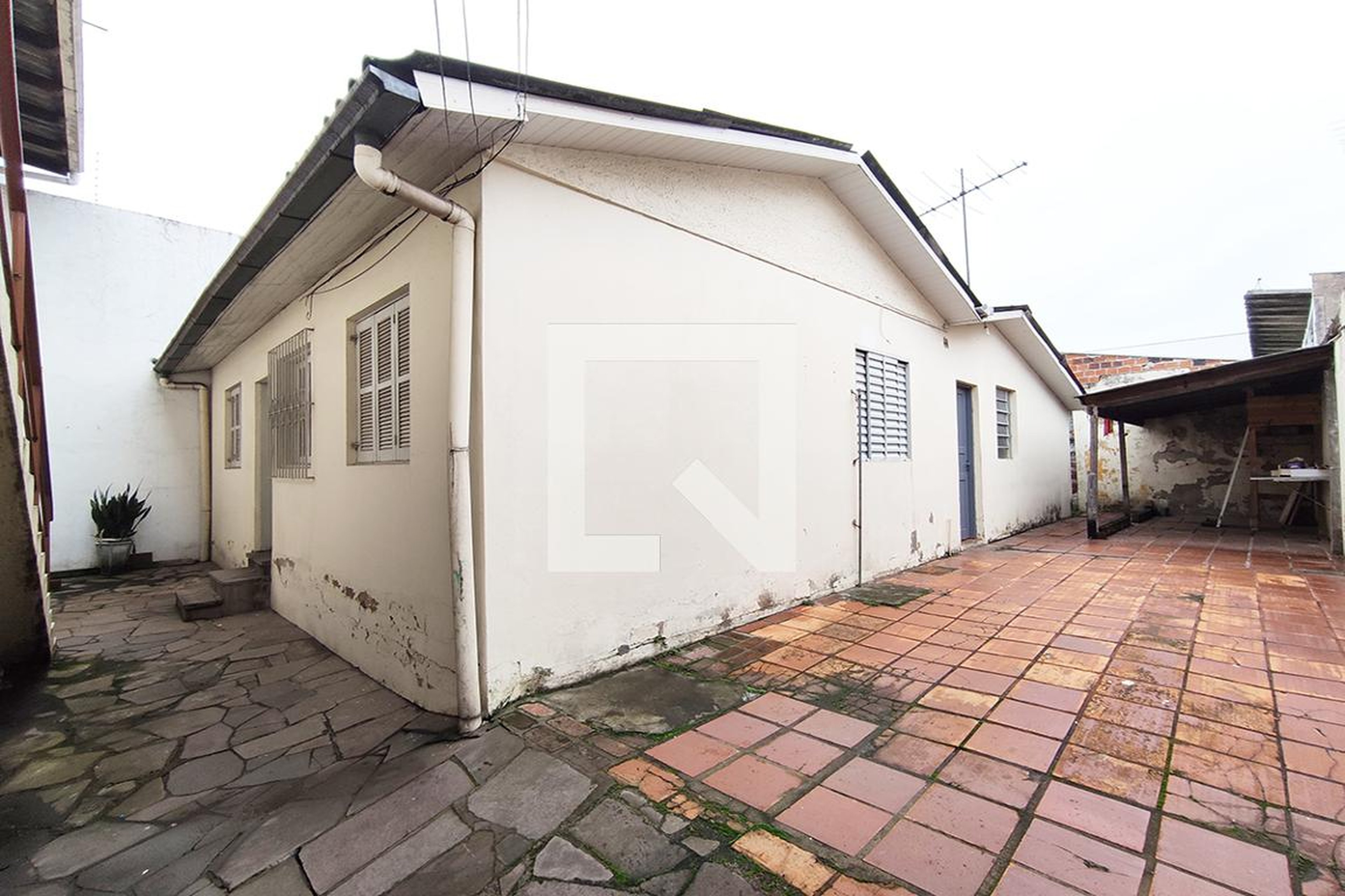 Fachada Condomínio em Rua Alvear, 158