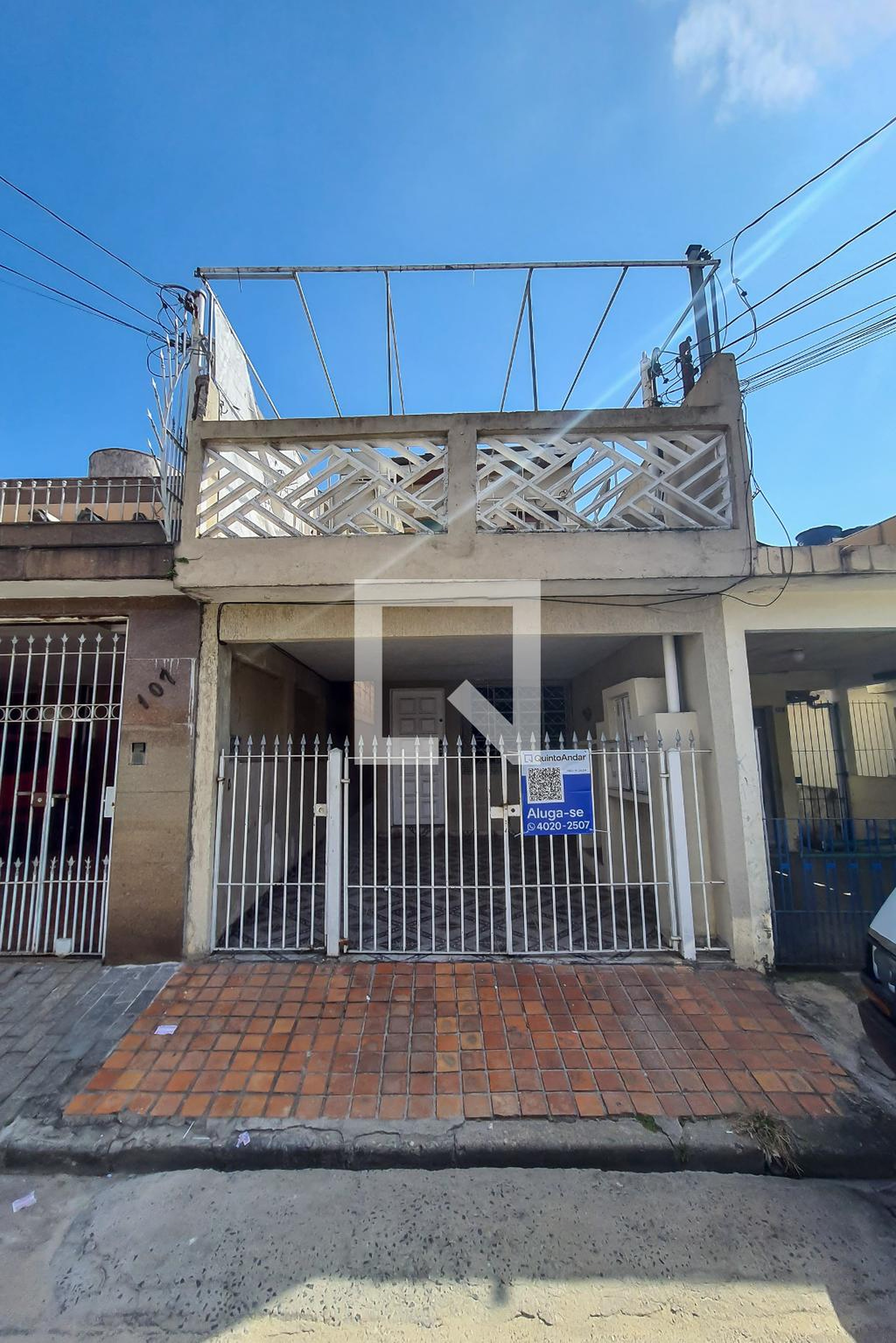 Fachada Condomínio em Rua Arantes Monteiro, 115