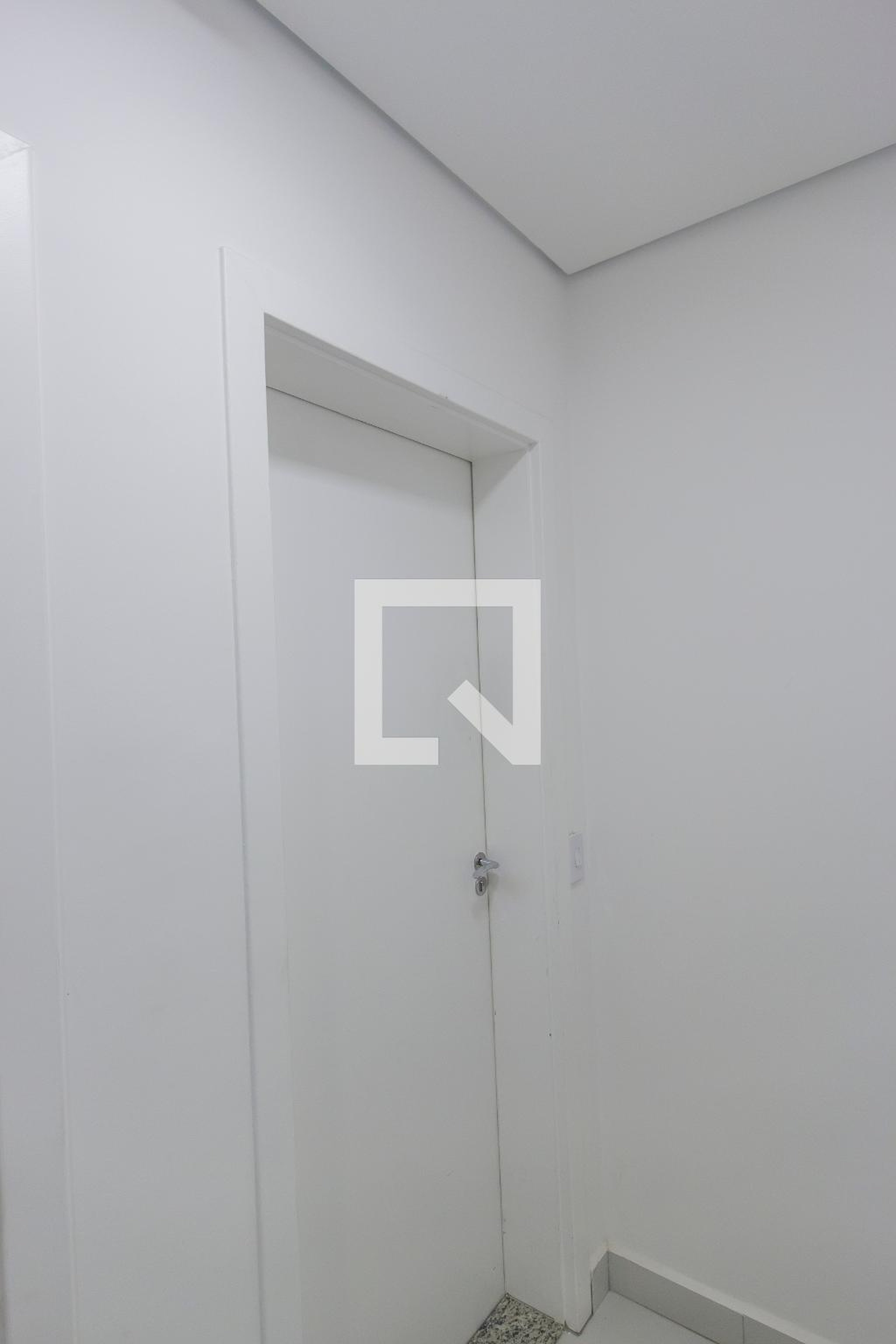 Entrada Condomínio em Avenida Trindade, 42