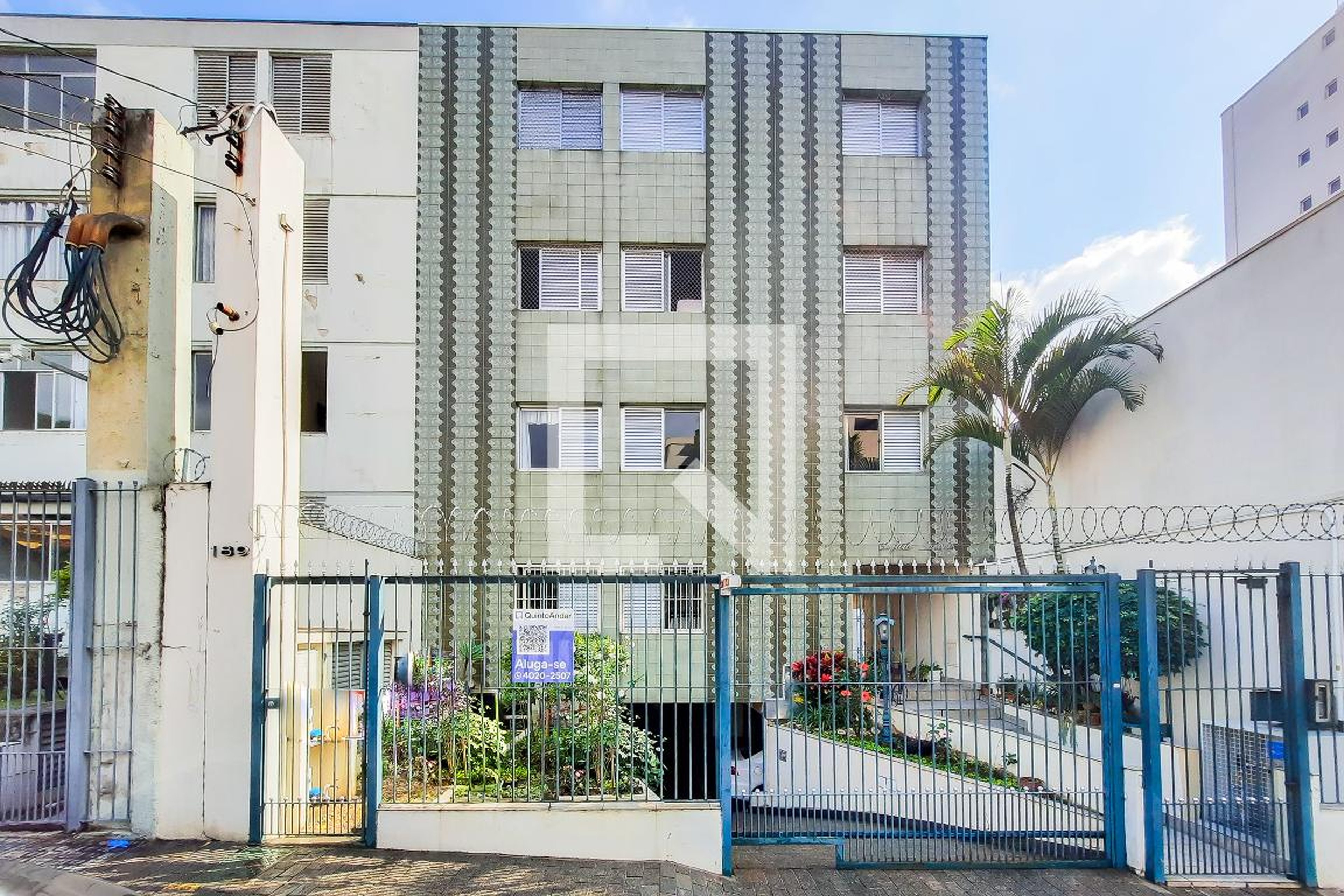 Fachada do Condomínio Edifício Sarasa