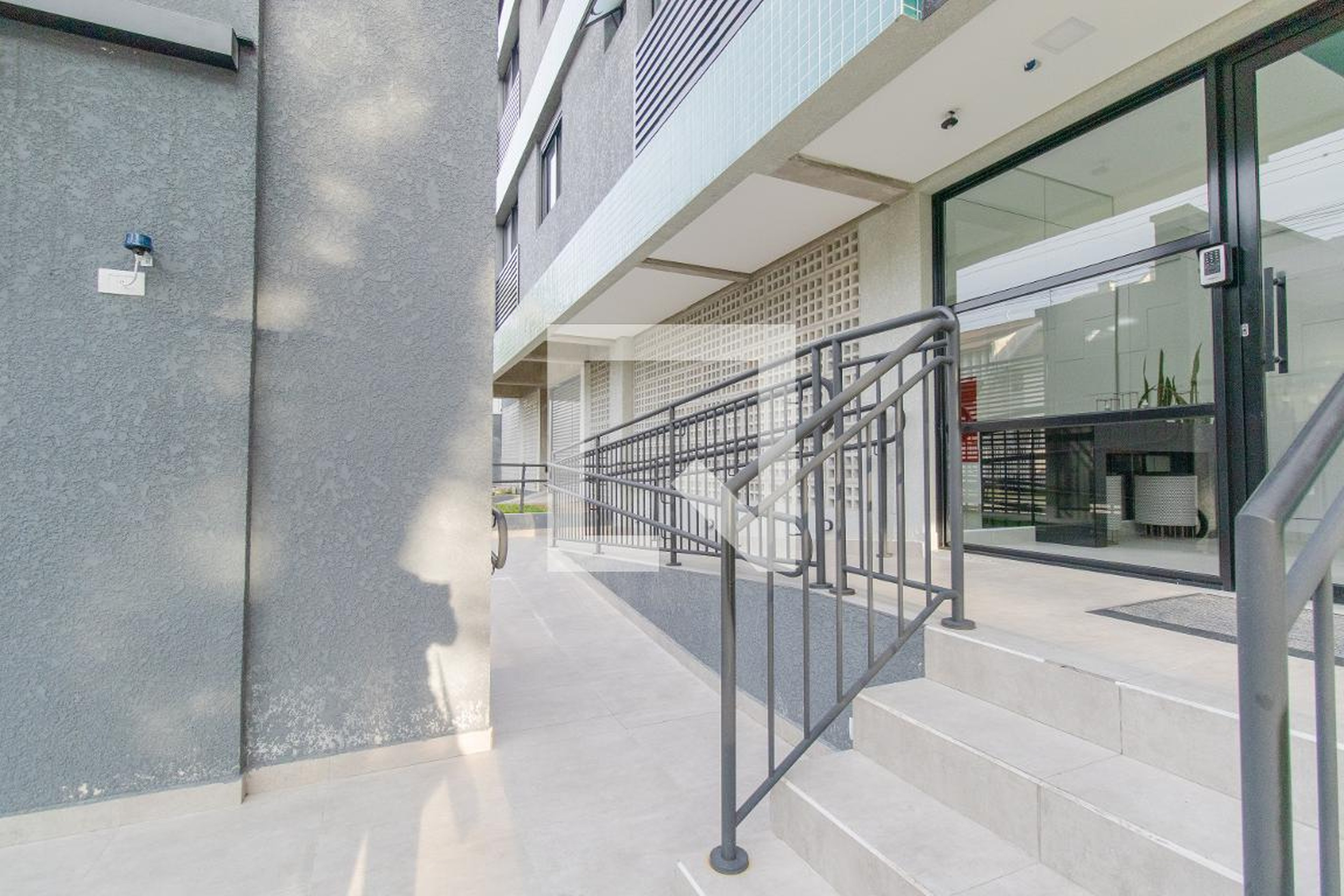 Fachada Condomínio em Rua Santo Amaro, 673