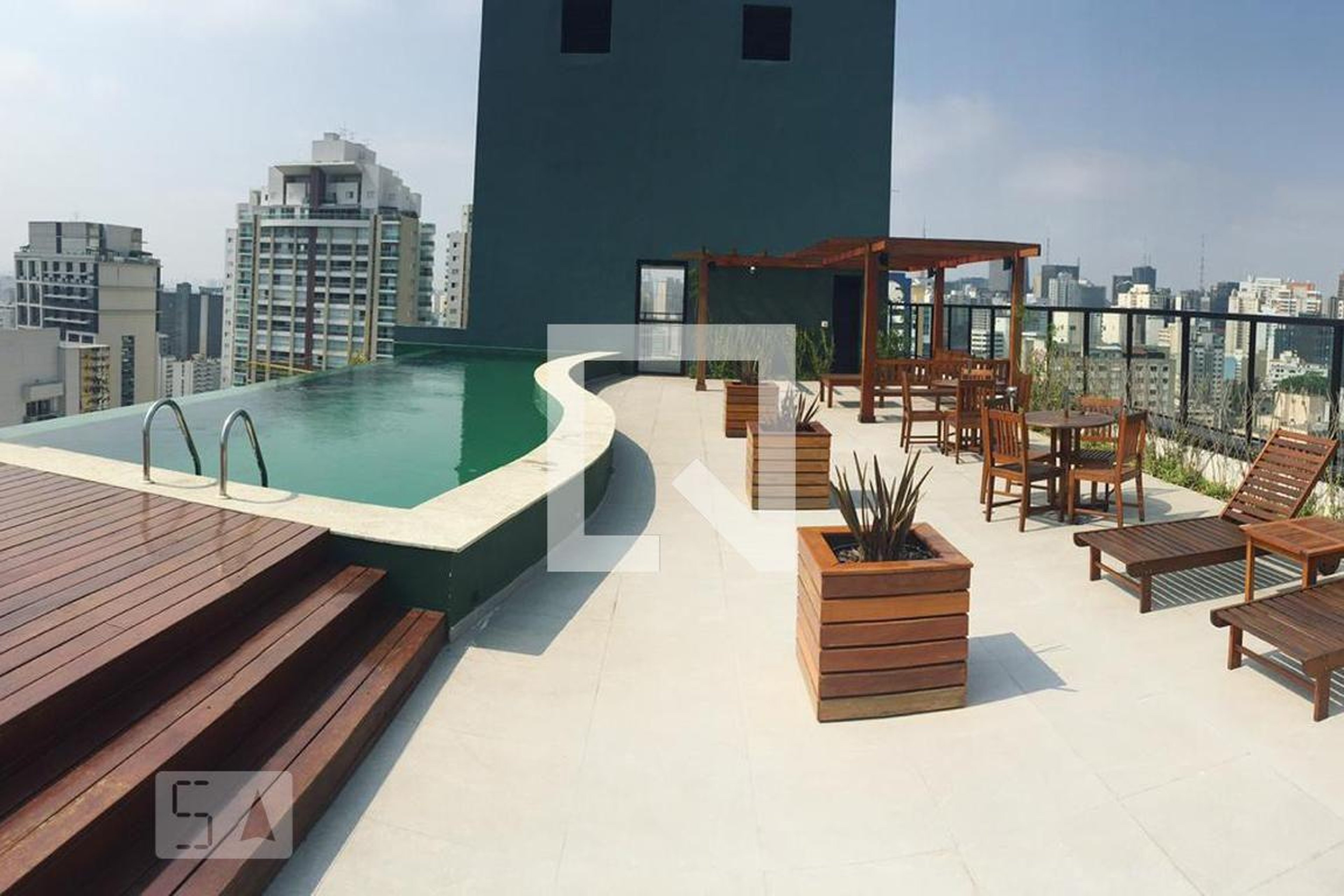 Piscina - Edifício Roof Garden