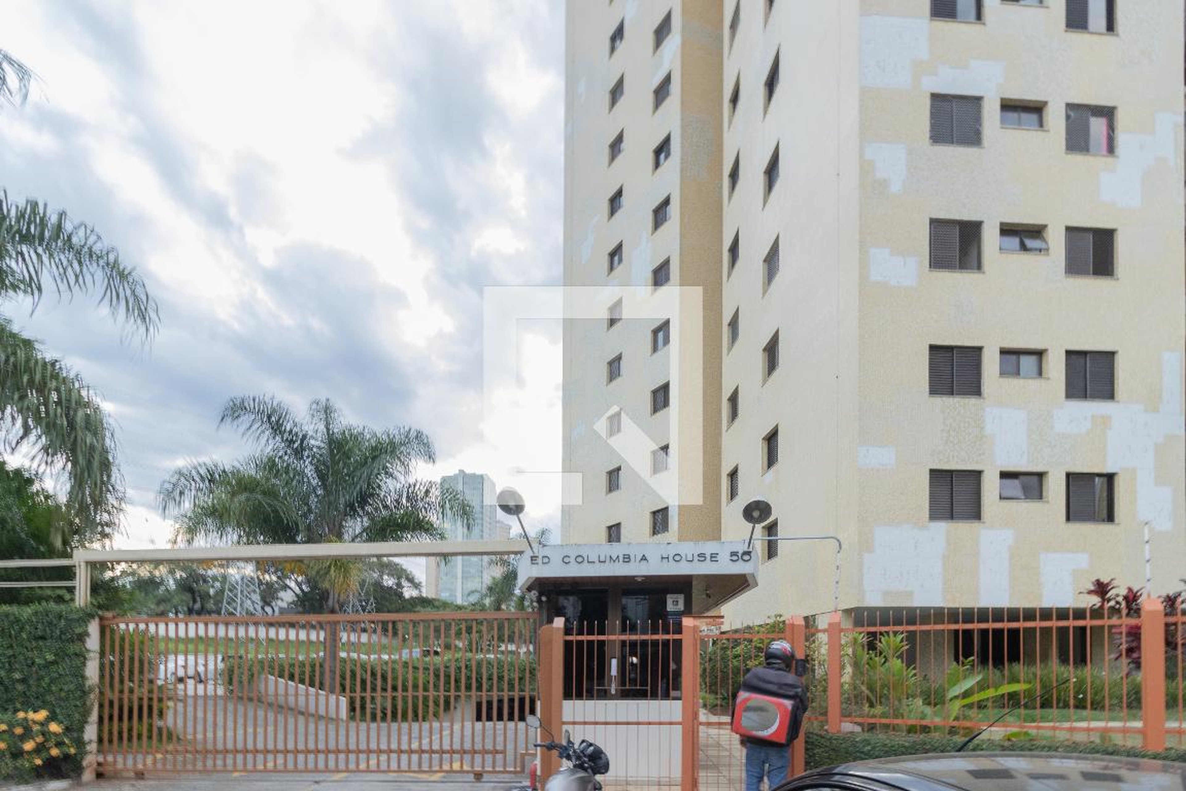 Fachada Condomínio Columbia House