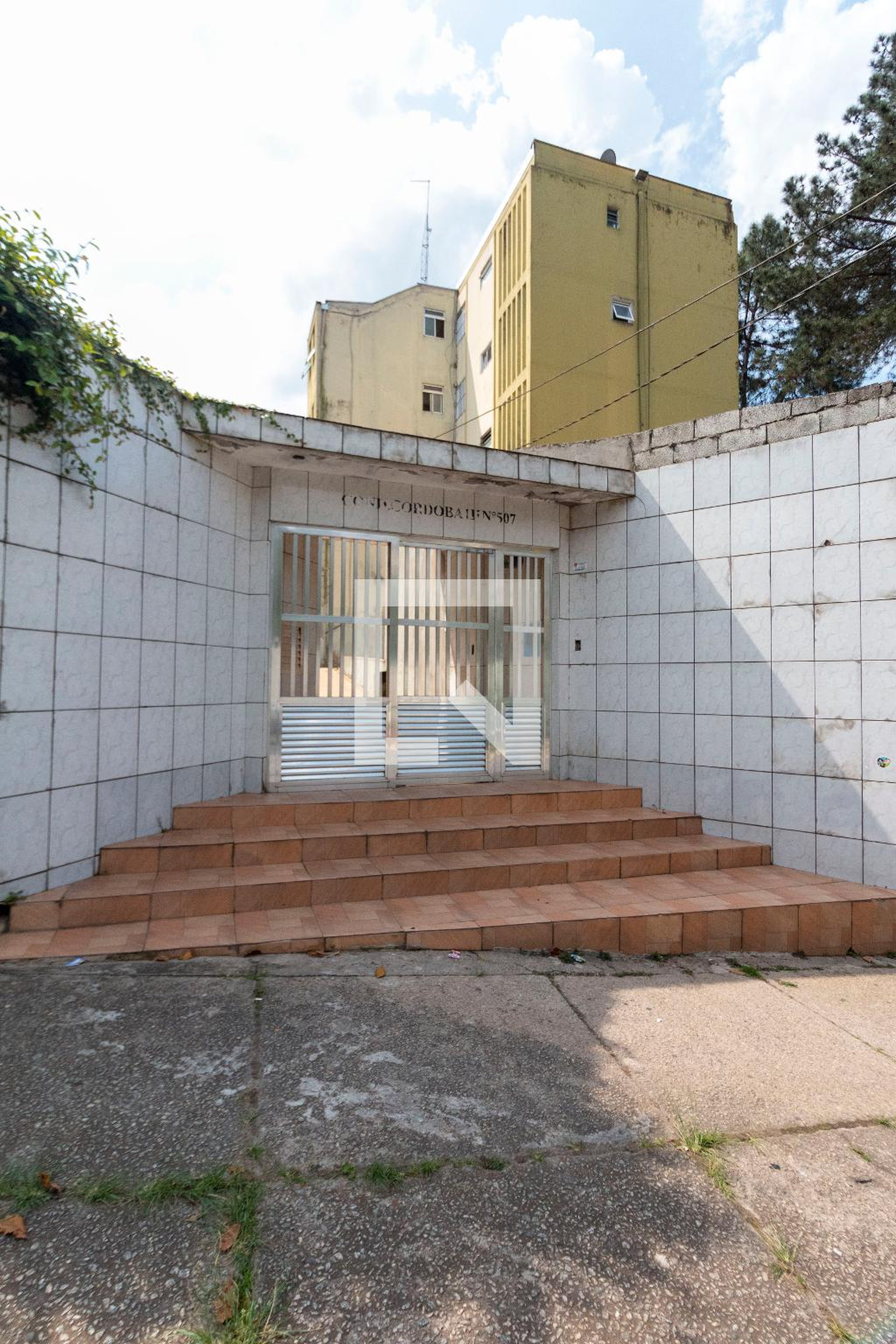 Fachada Condomínio em Rua Cristóvão Salamanca, 507