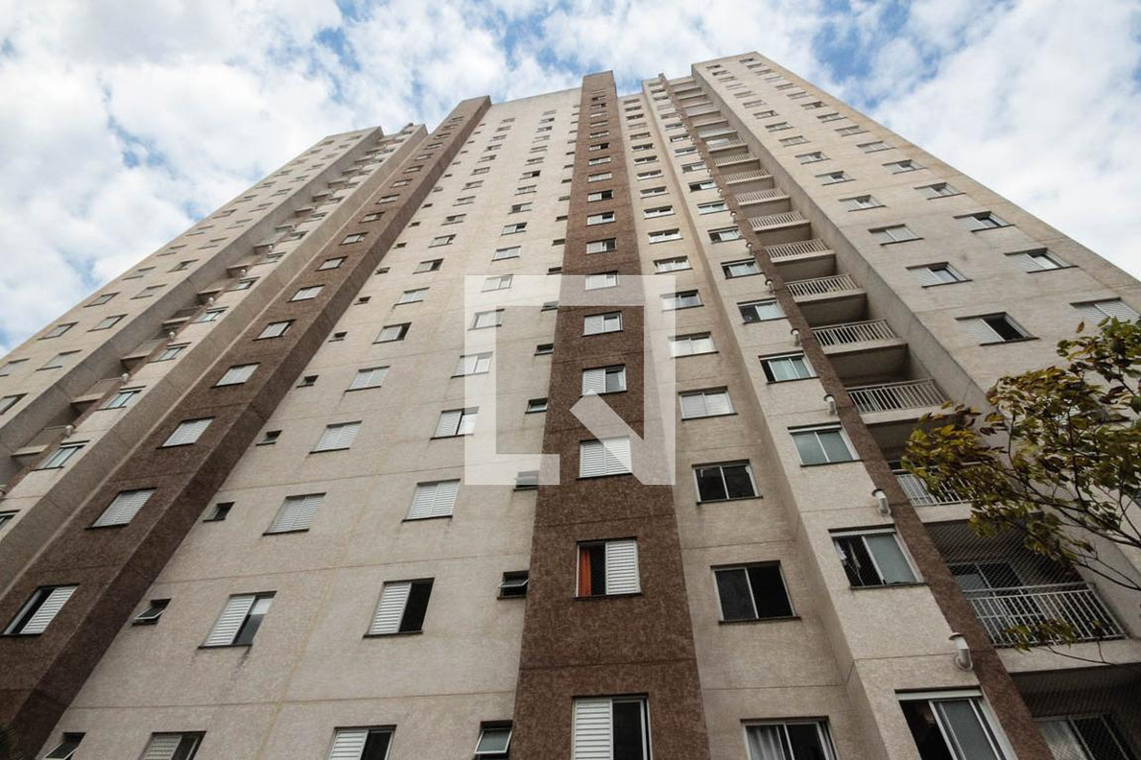 fachada Condomínio em Rua Engenheiro Guilherme Cristiano Frender, 1995
