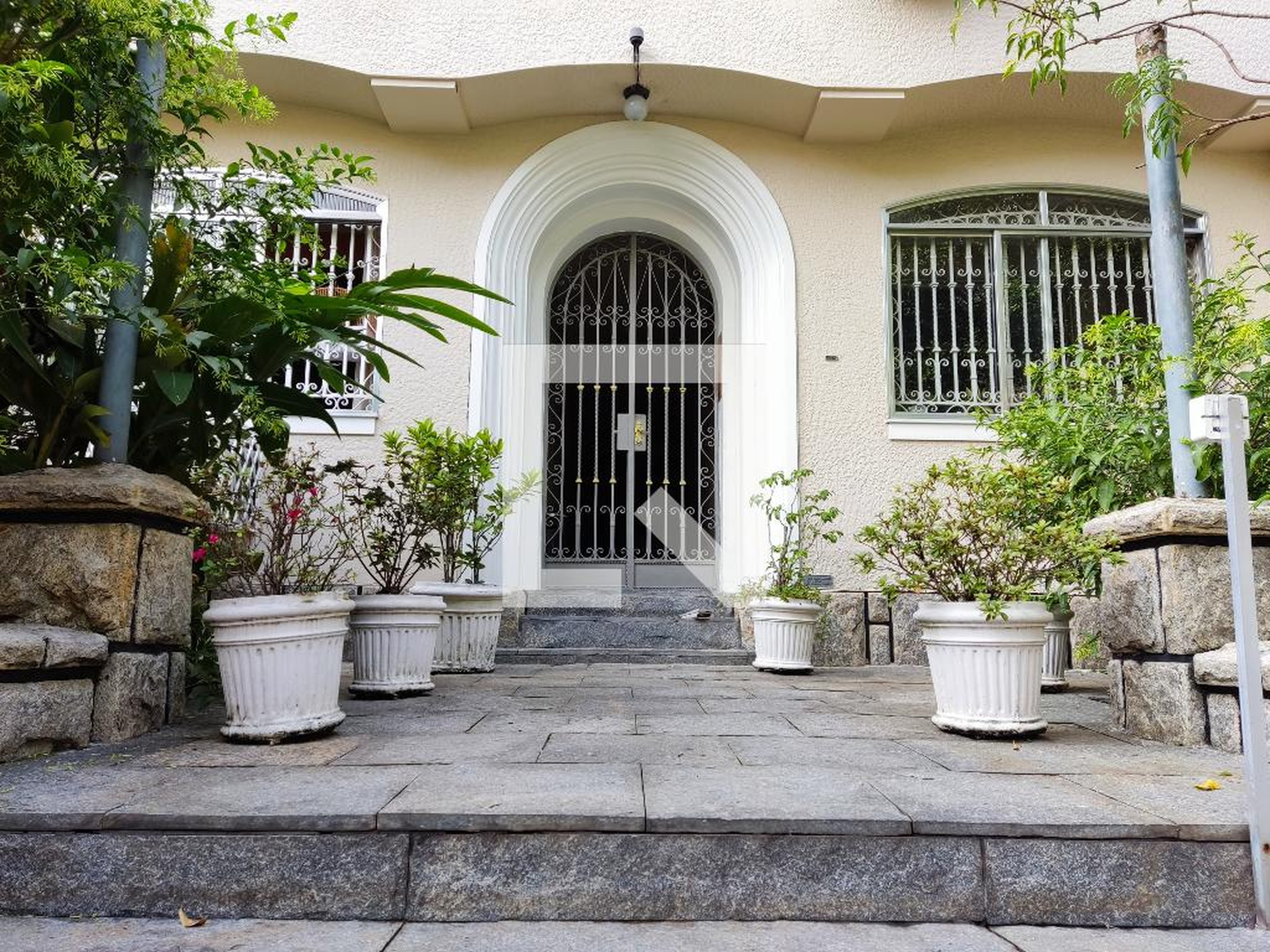 Fachada do Prédio Condomínio em Rua Andrade Neves, 75