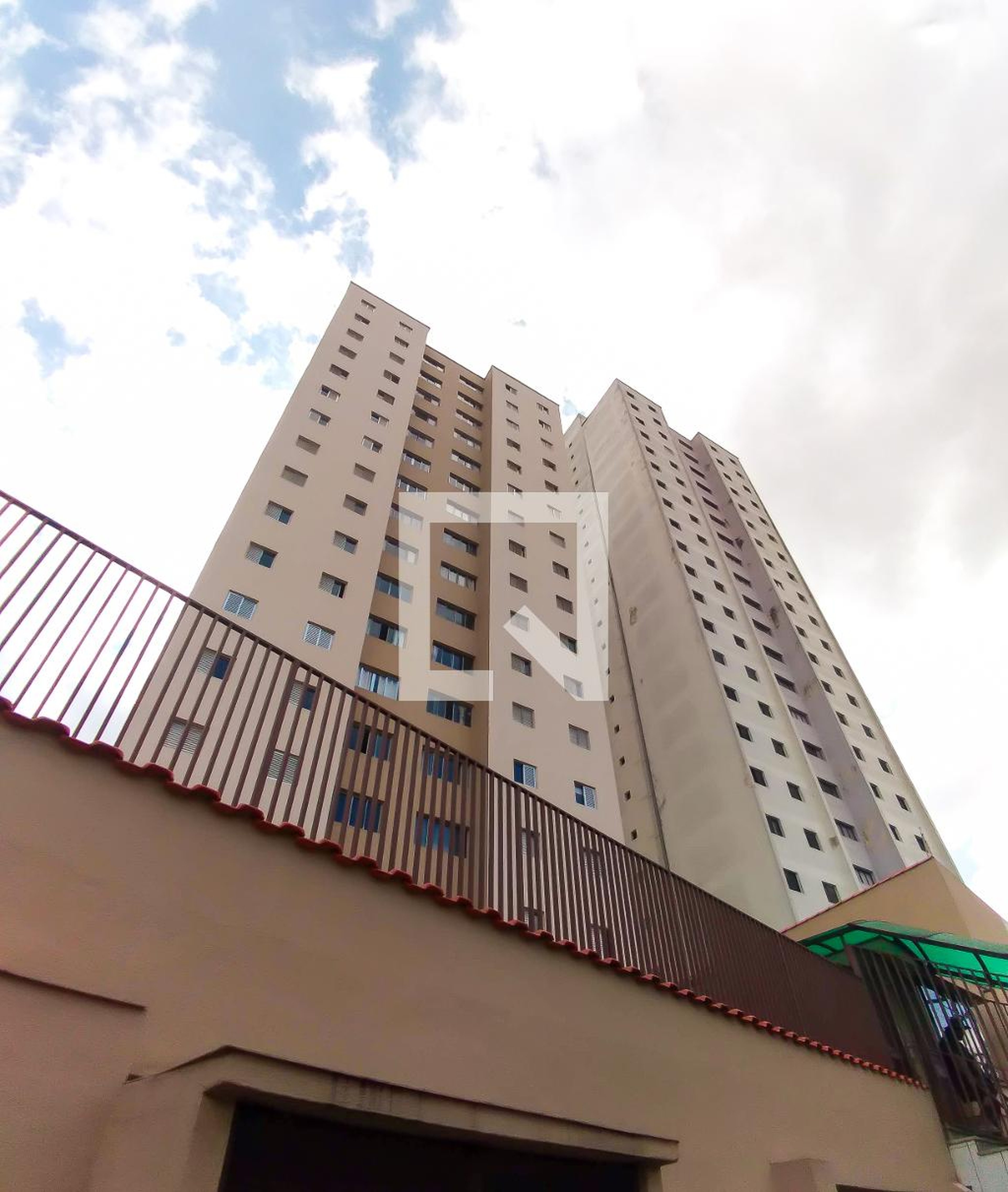 Fachada do Condomínio Condomínio Edif Rodrigo