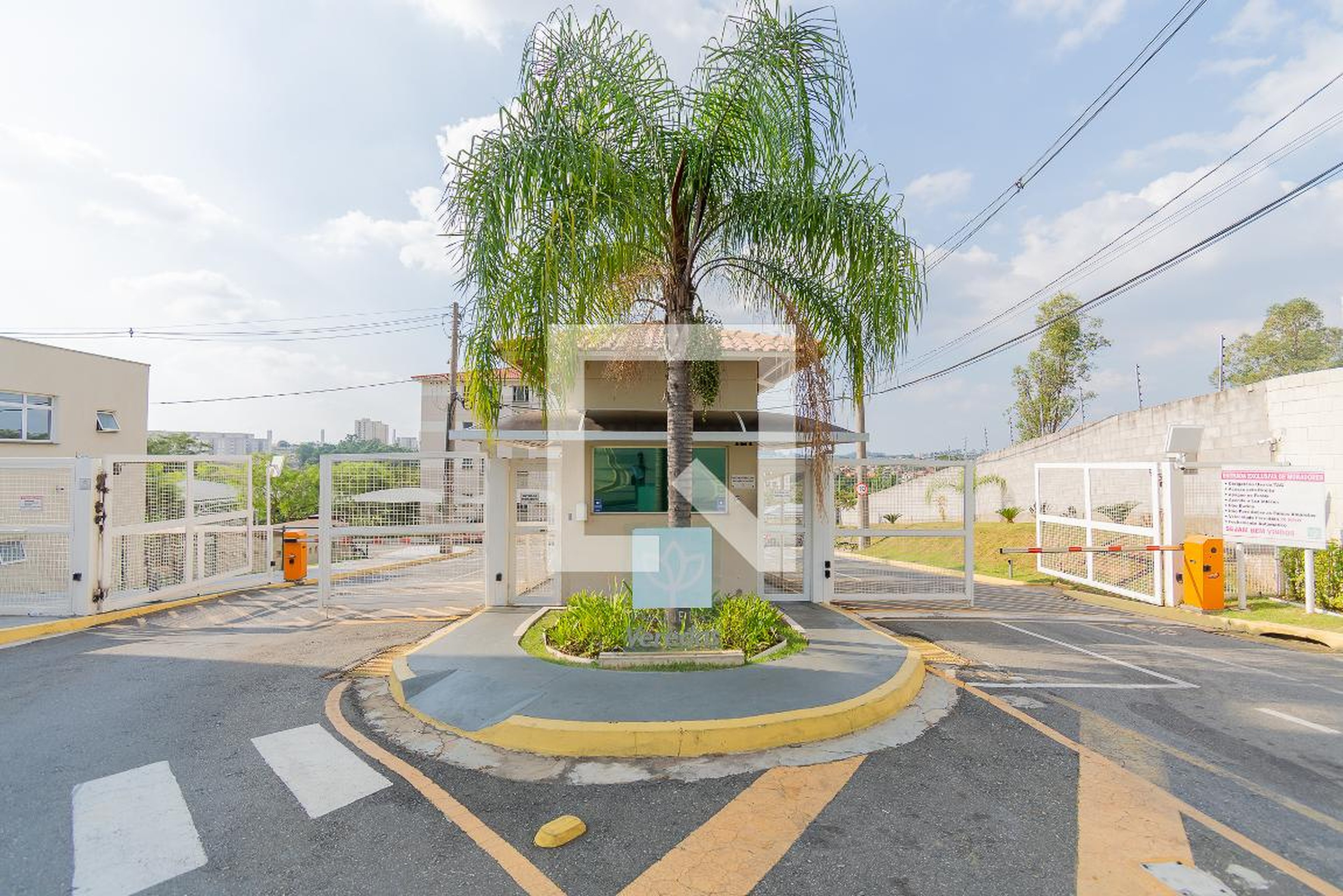 Fachada do Condomínio Condomínio Varedas