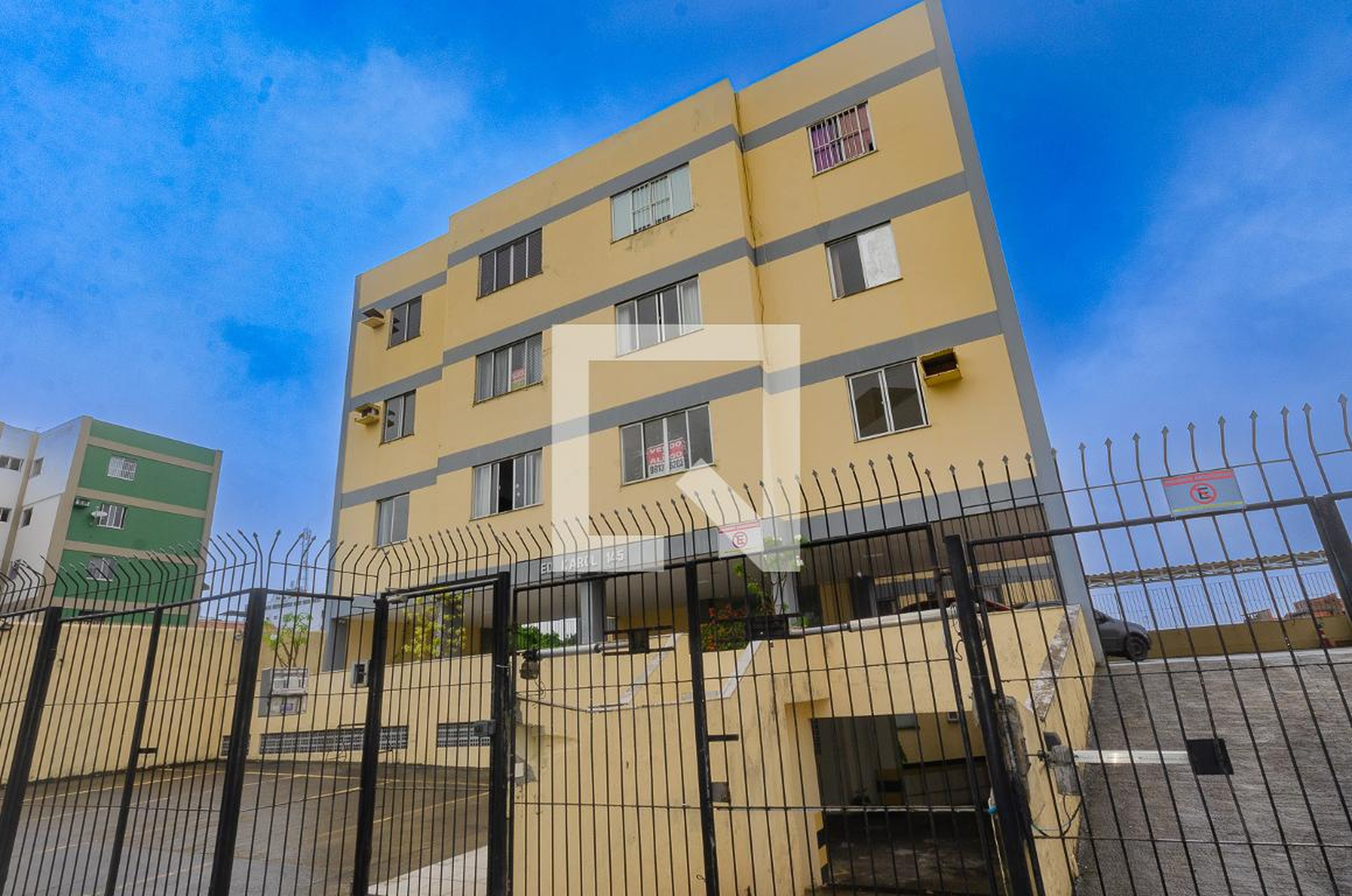 Fachada do Prédio Condomínio em Rua Poetisa Cora Coralina, 145