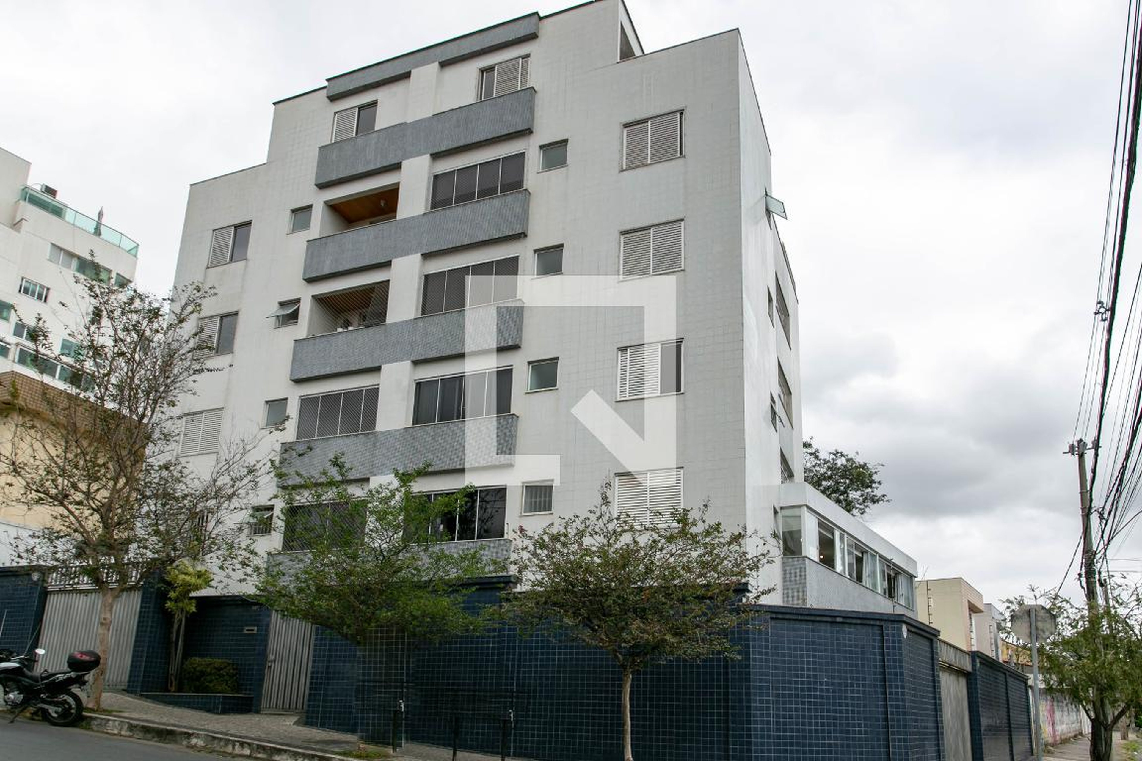 Fachada Condomínio em Rua Aristóteles Ribeiro Vasconcelos, 397