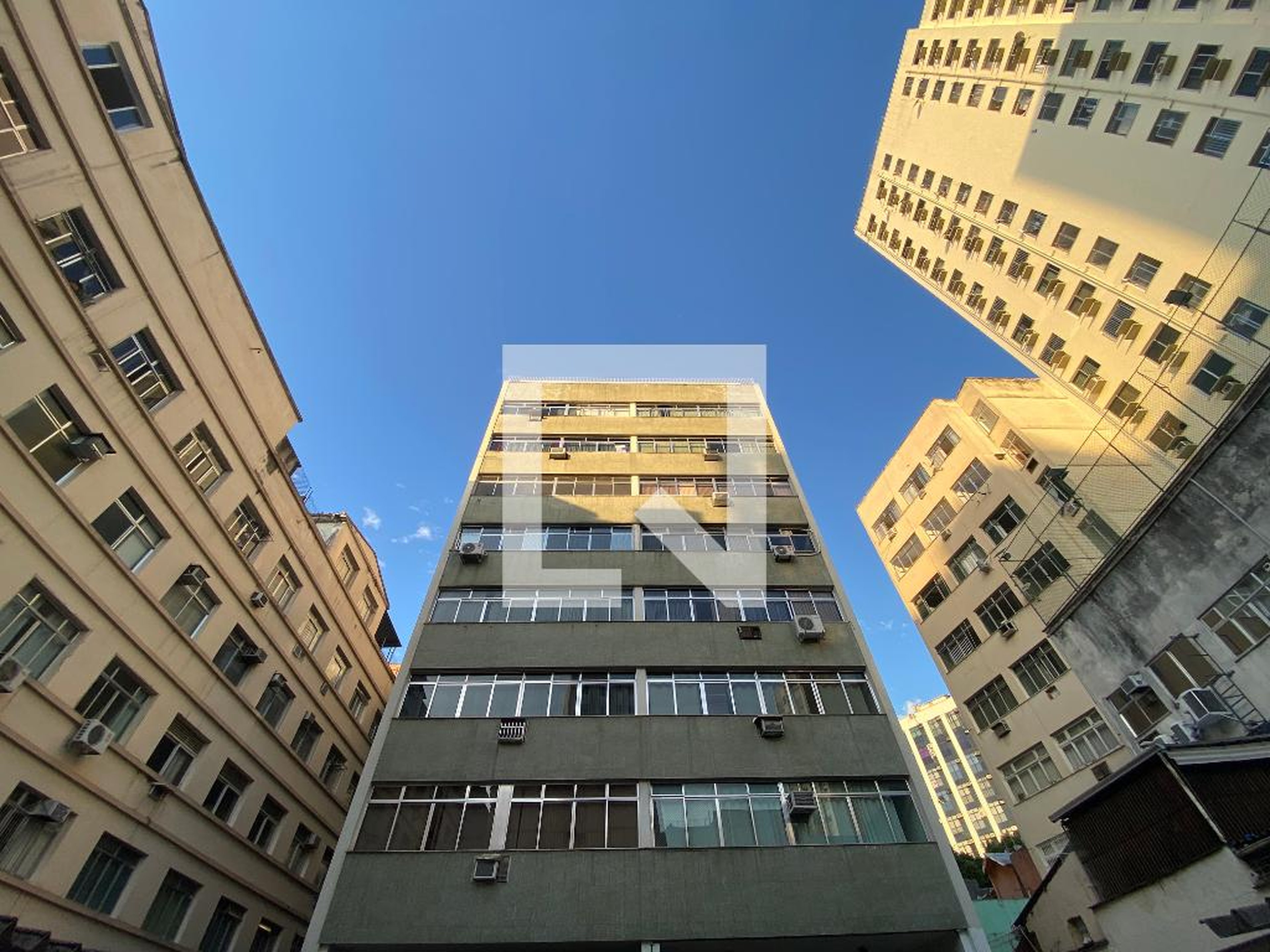 Fachada do Condomínio Edifício Bon Jour