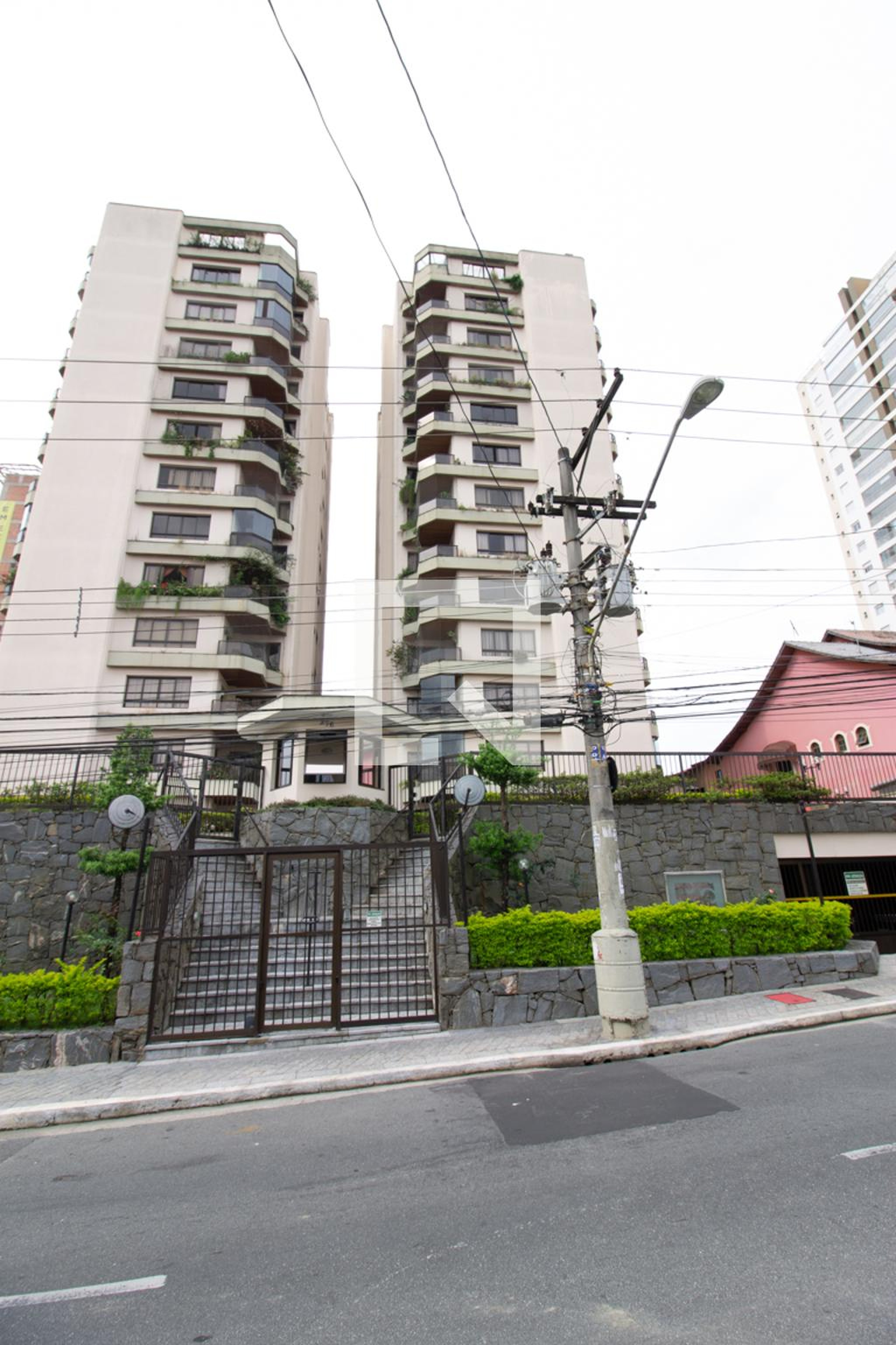 Fachada do Condomínio Condomínio Lelac Ville