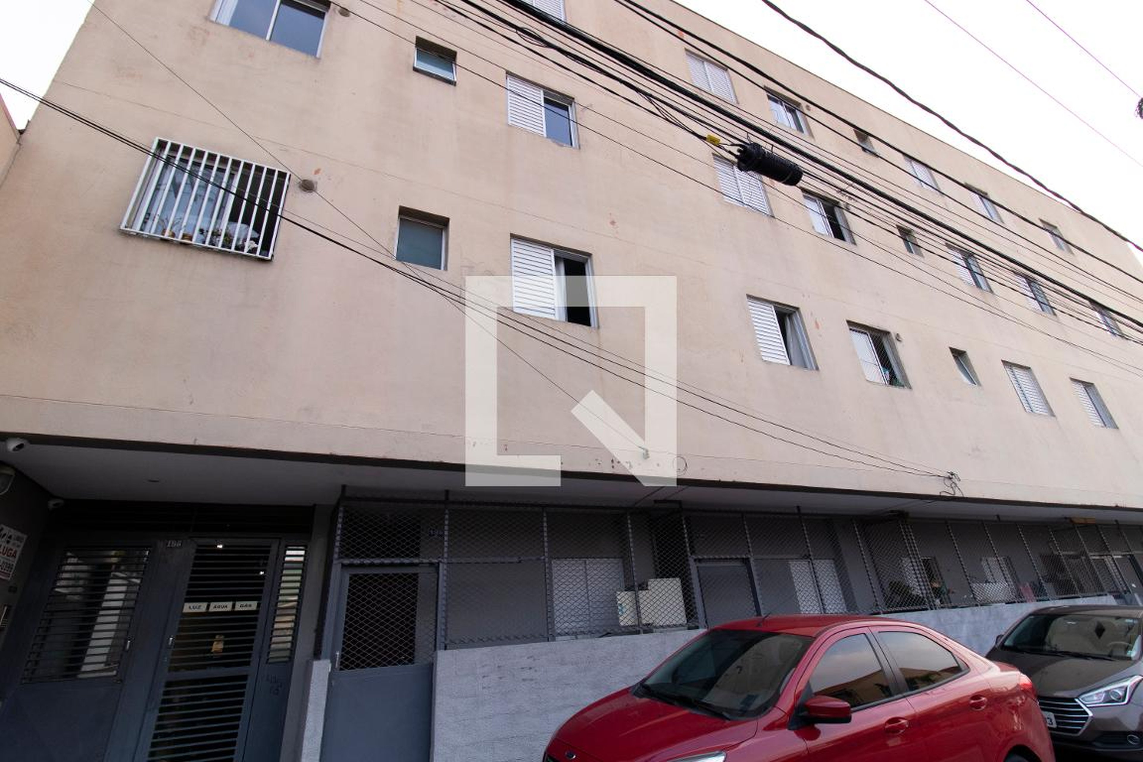 Fachada do Prédio Condomínio em Rua Salvador Padilha Gimenes, 195